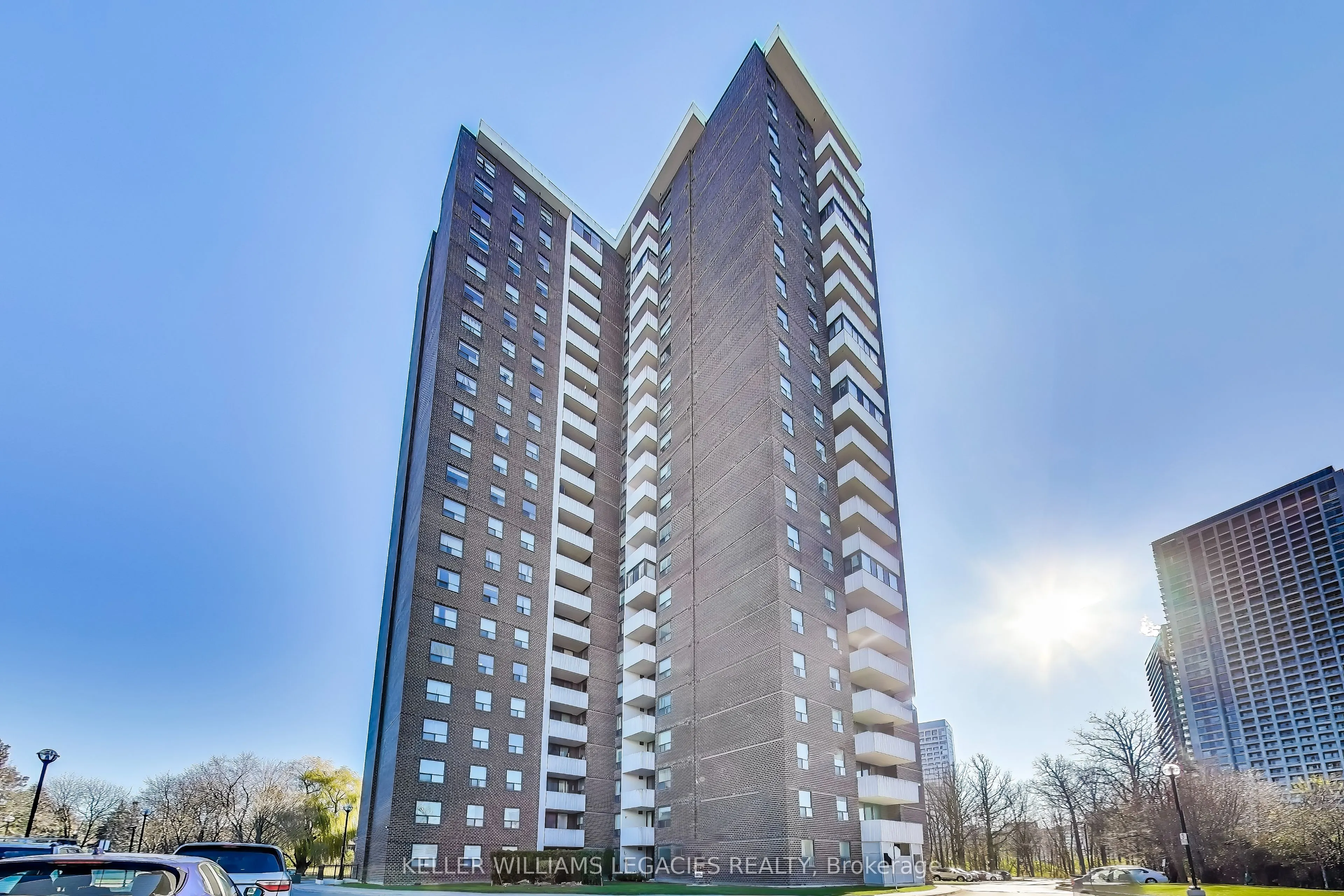 5 Old Sheppard Avenue E, #1205
