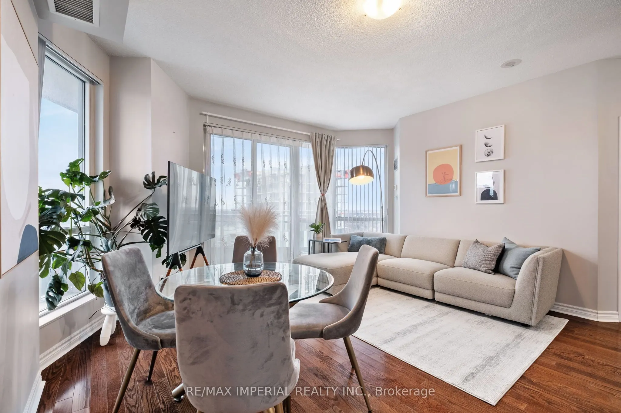 18 Holmes Avenue, #2210
