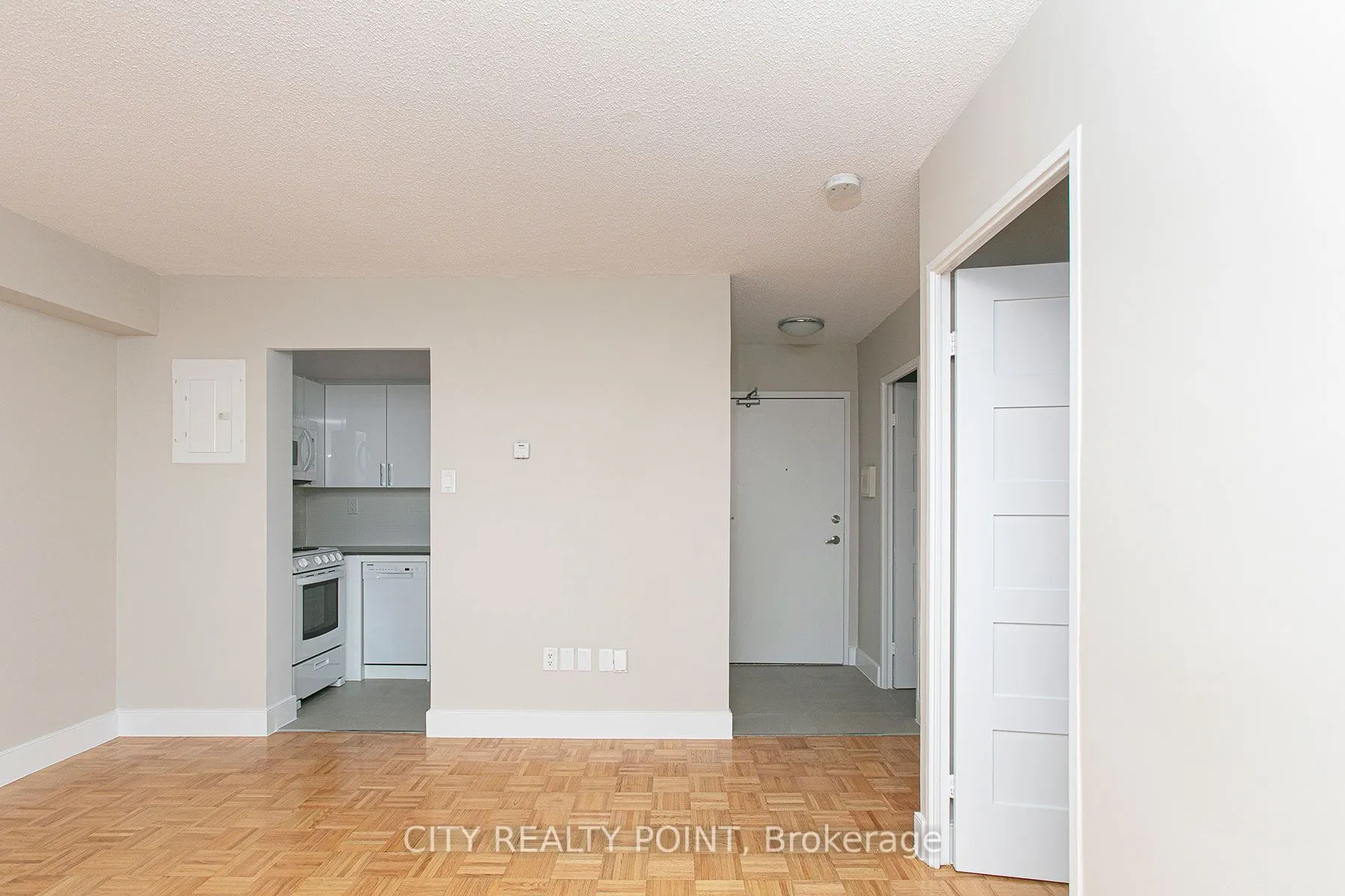 666 Spadina Avenue, #215