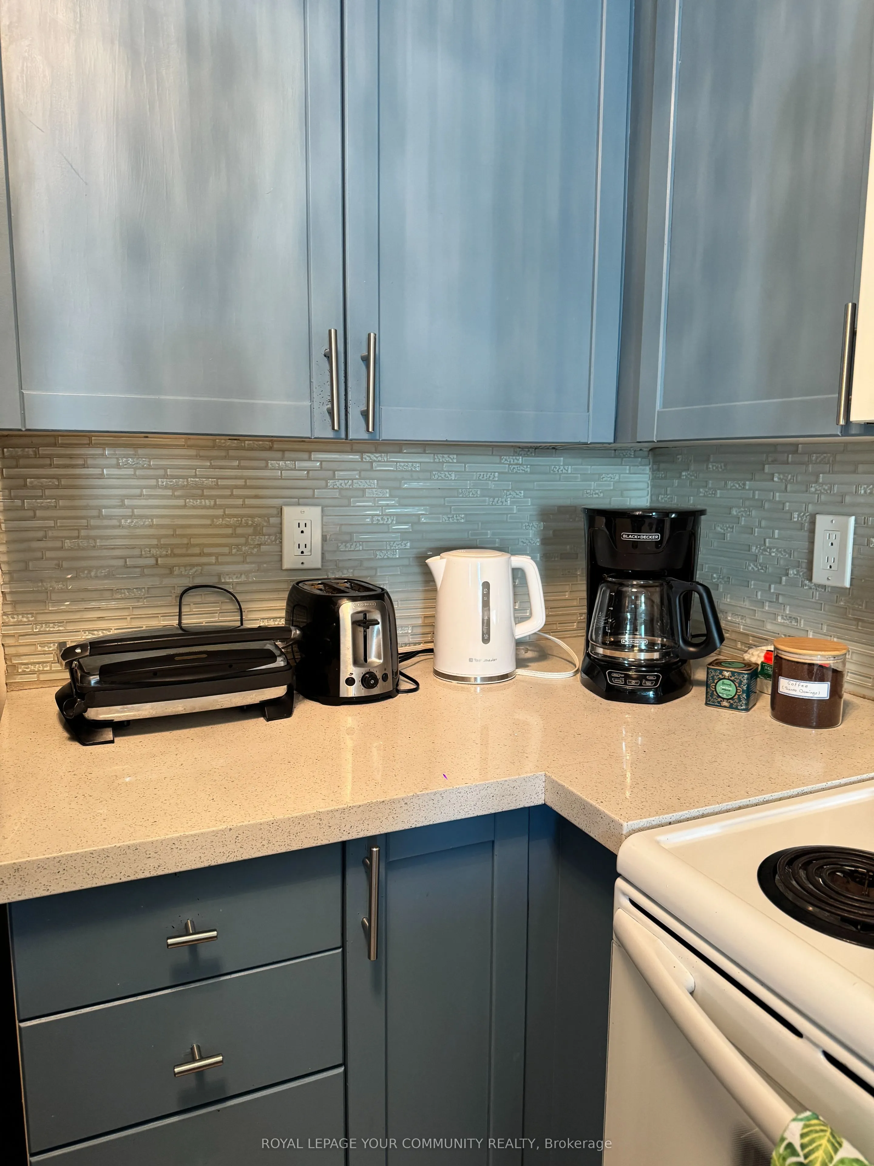 28 Harrison Garden Boulevard #706