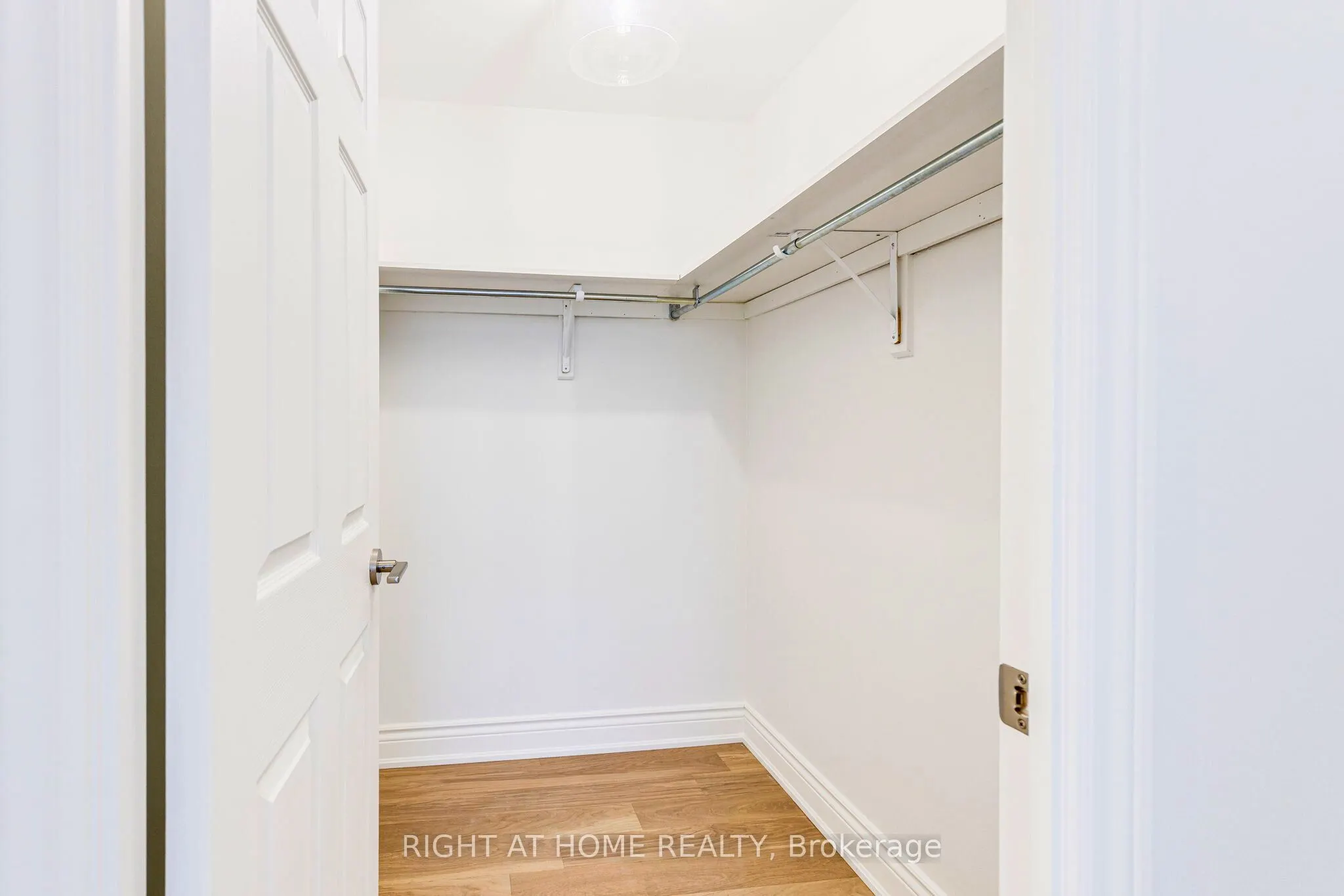 801 Lawrence Avenue E, #208