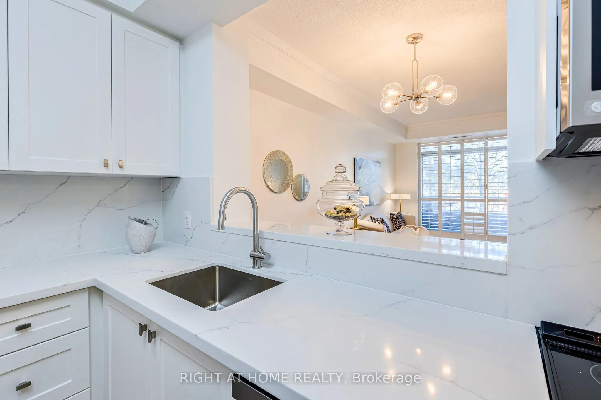 801 Lawrence Avenue E, #208