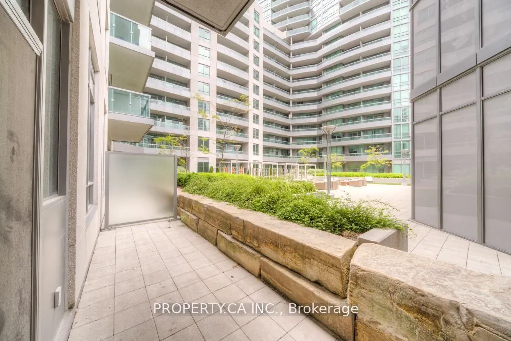 25 Lower Simcoe Street, #205