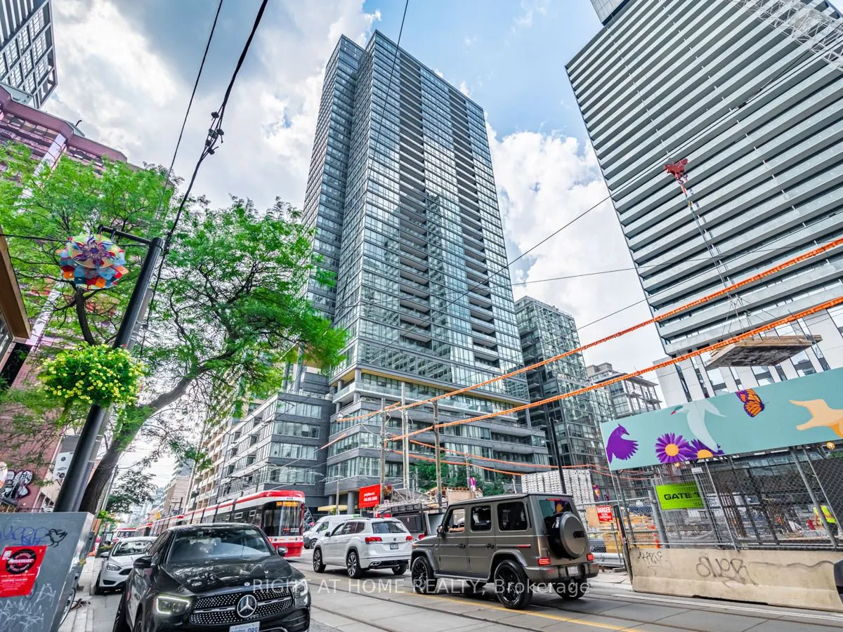 8 charlotte Street, #1603