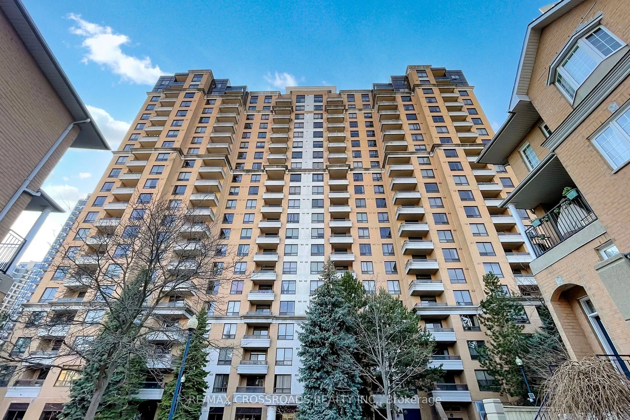 18 Sommerset Way, #310
