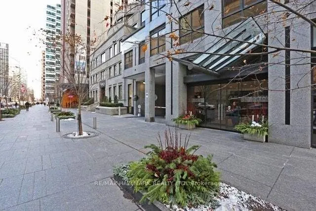 55 Bloor Street E, #1203