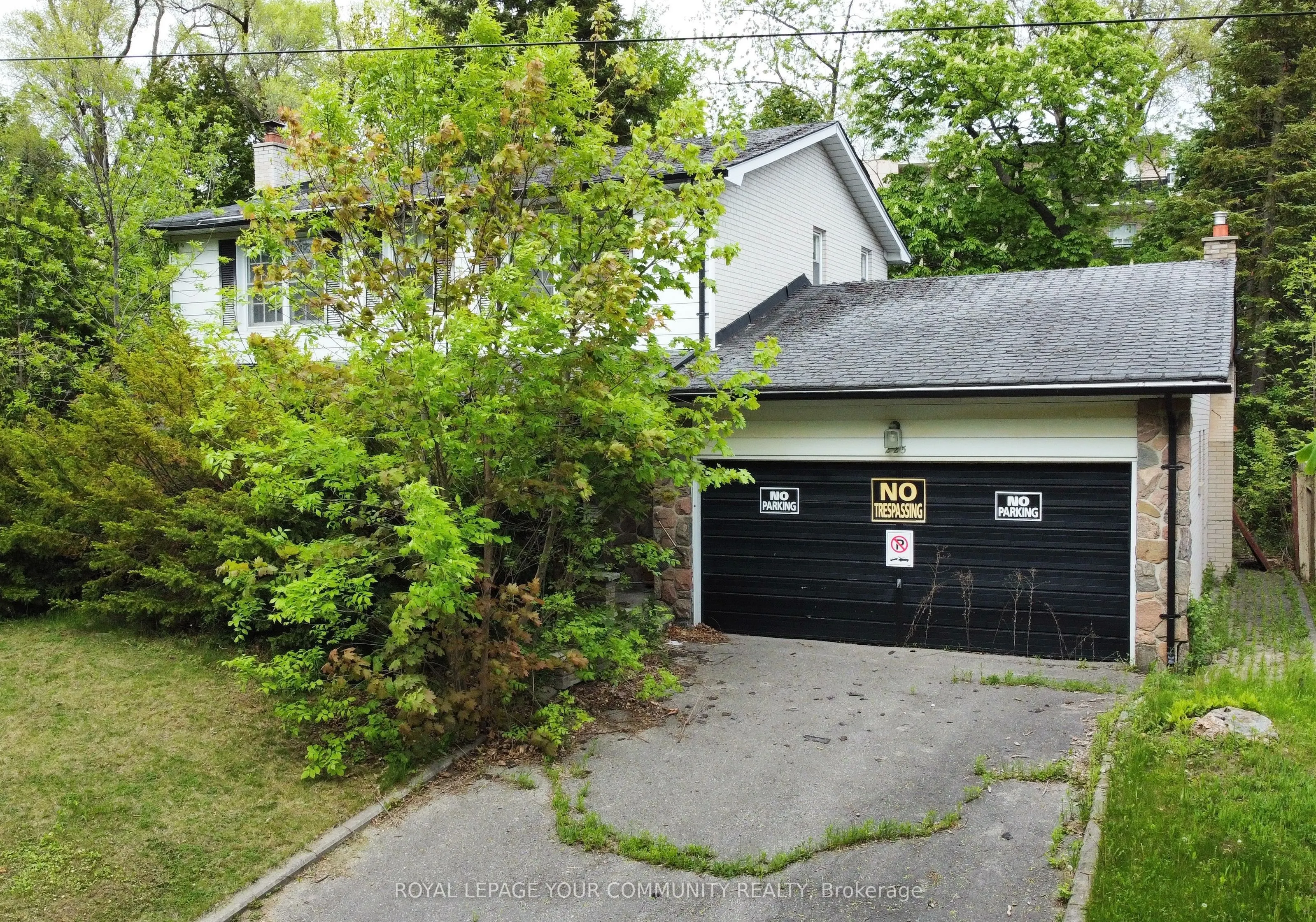 225 Old Yonge Street
