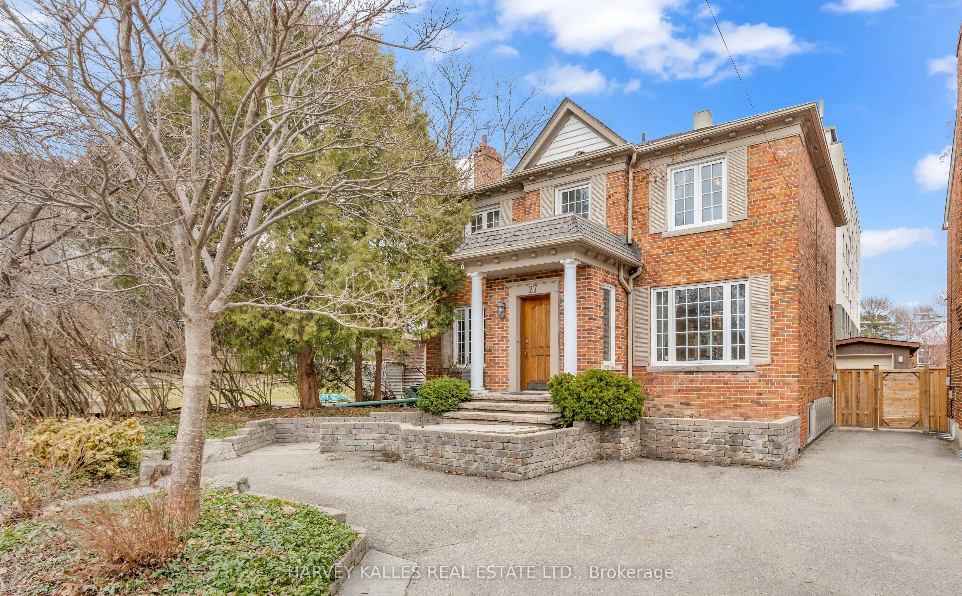 27 Peveril Hill S