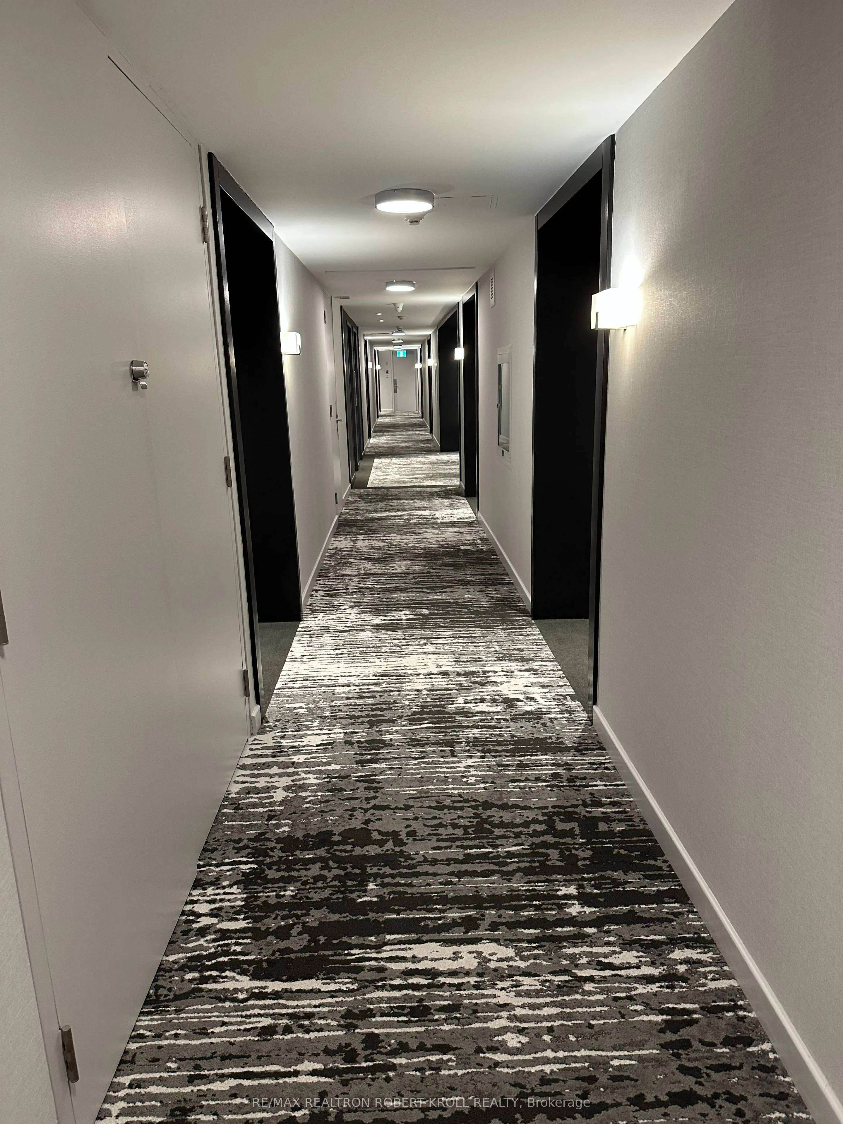 55A Avenue Road, #406