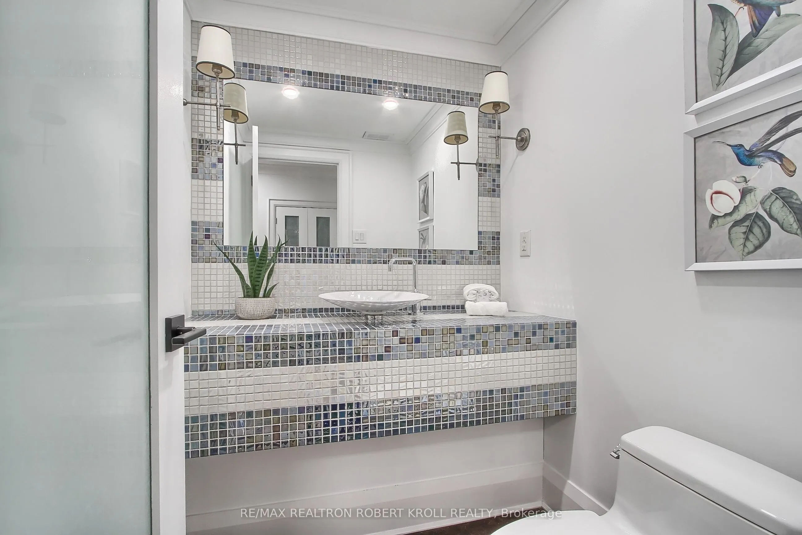 55A Avenue Road, #406