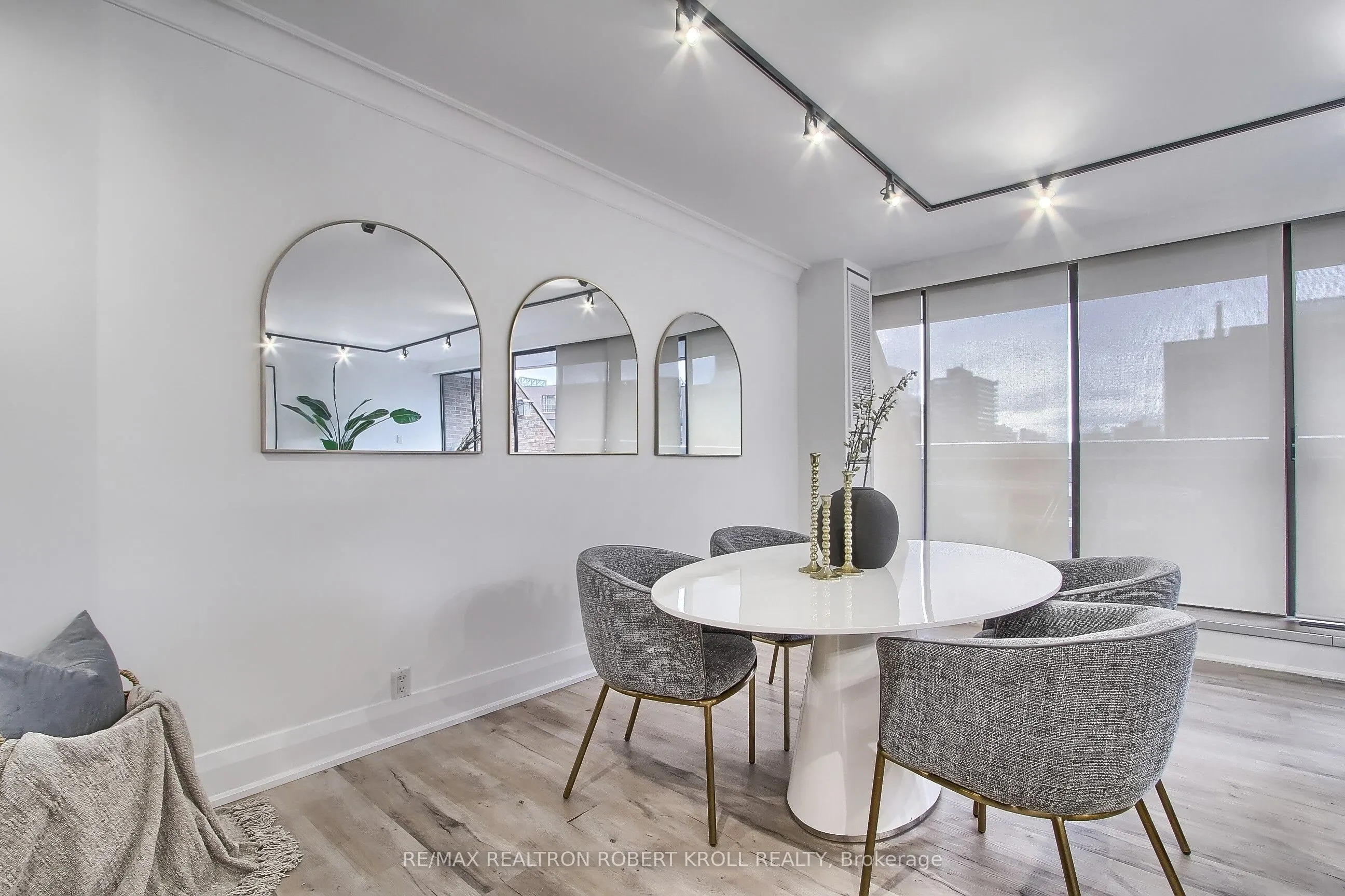 55A Avenue Road, #406