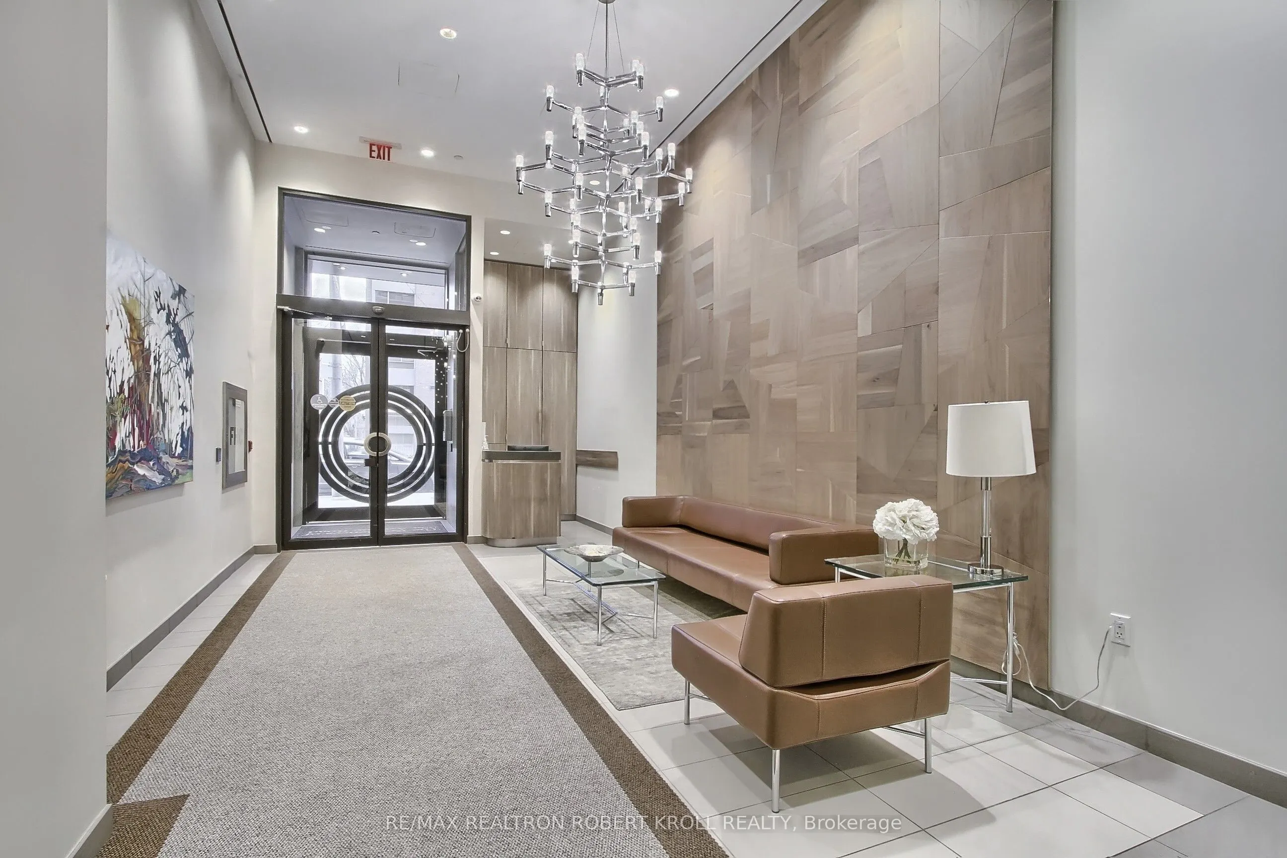 55A Avenue Road, #406