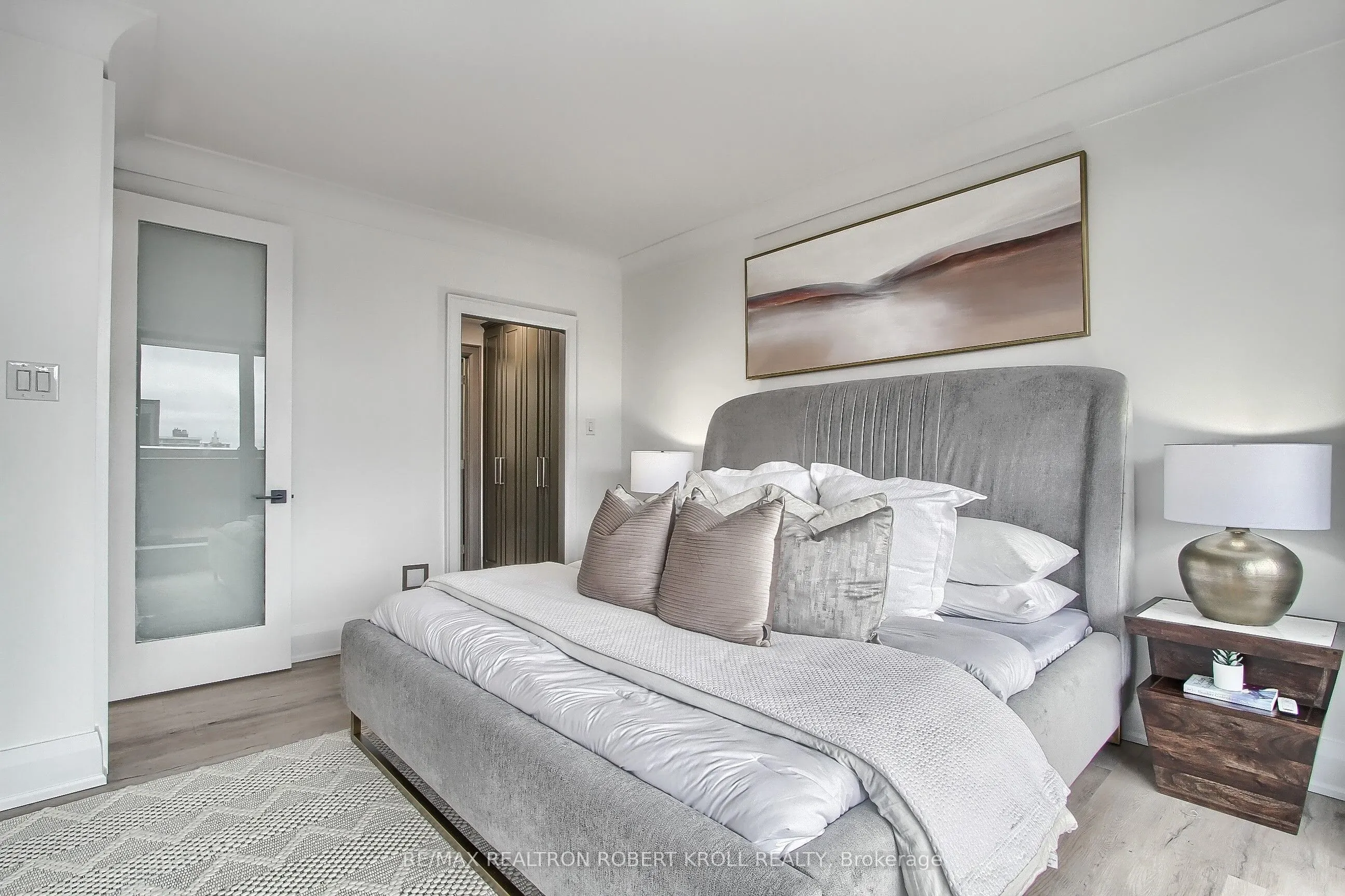 55A Avenue Road, #406
