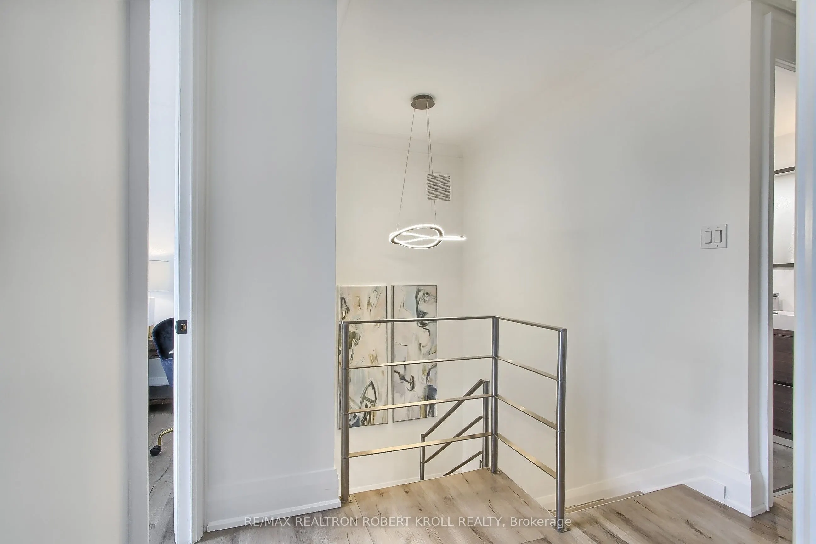 55A Avenue Road, #406