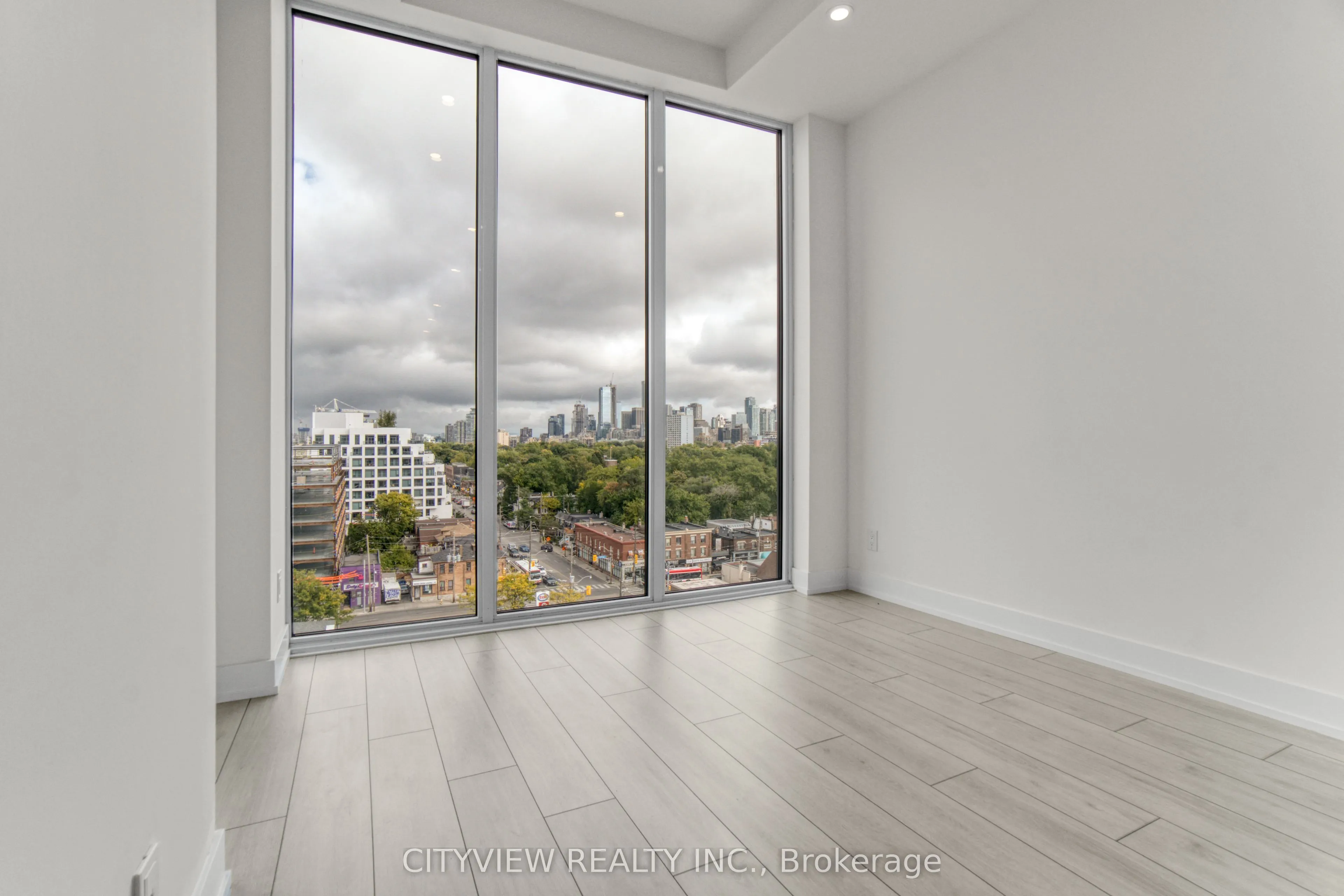 500 Dupont Street, #PH10