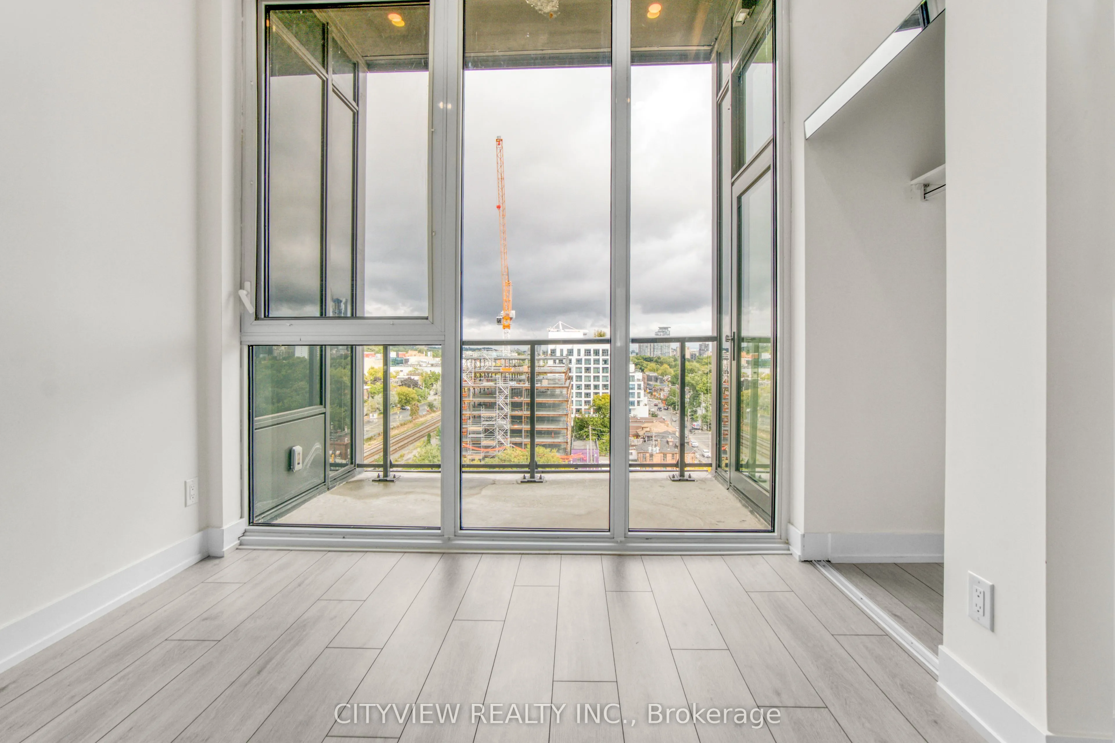 500 Dupont Street, #PH10