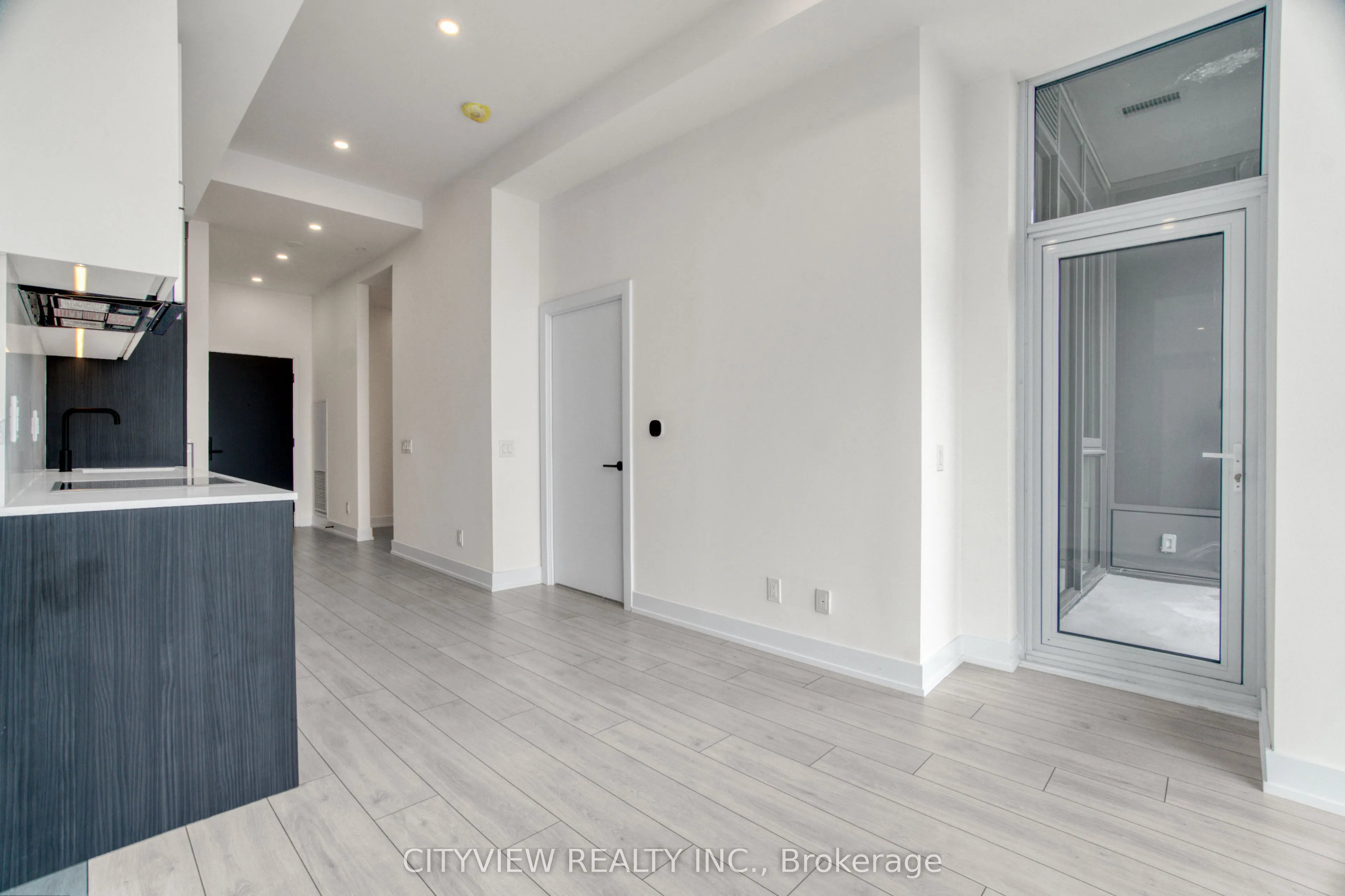 500 Dupont Street, #PH10