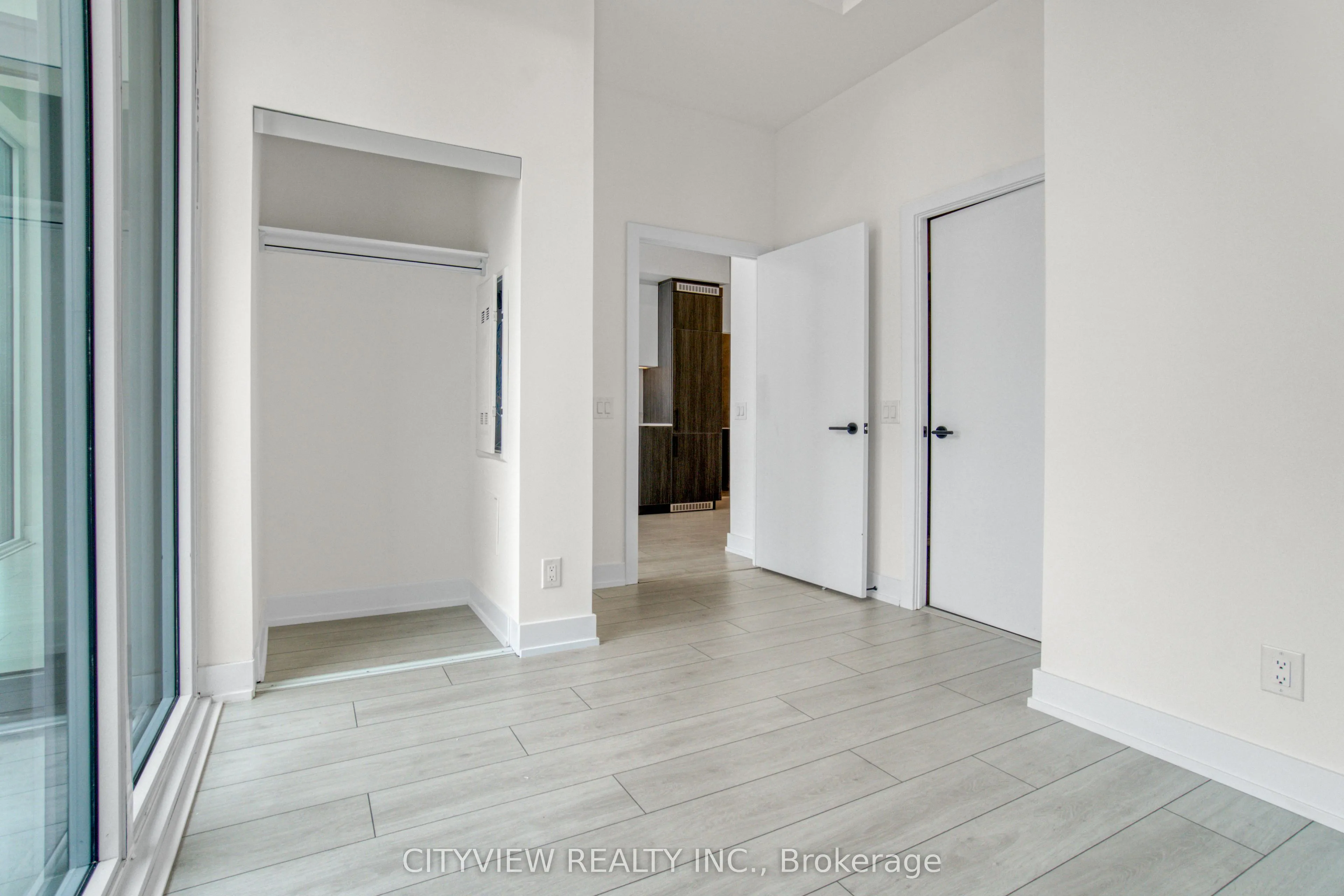 500 Dupont Street, #PH10