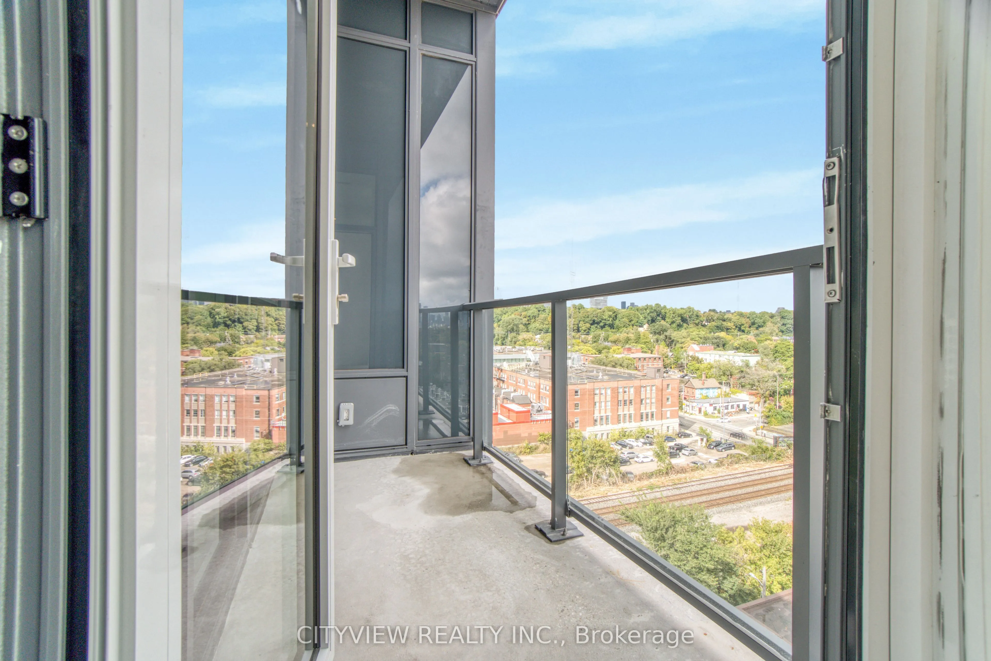 500 Dupont Street, #PH10