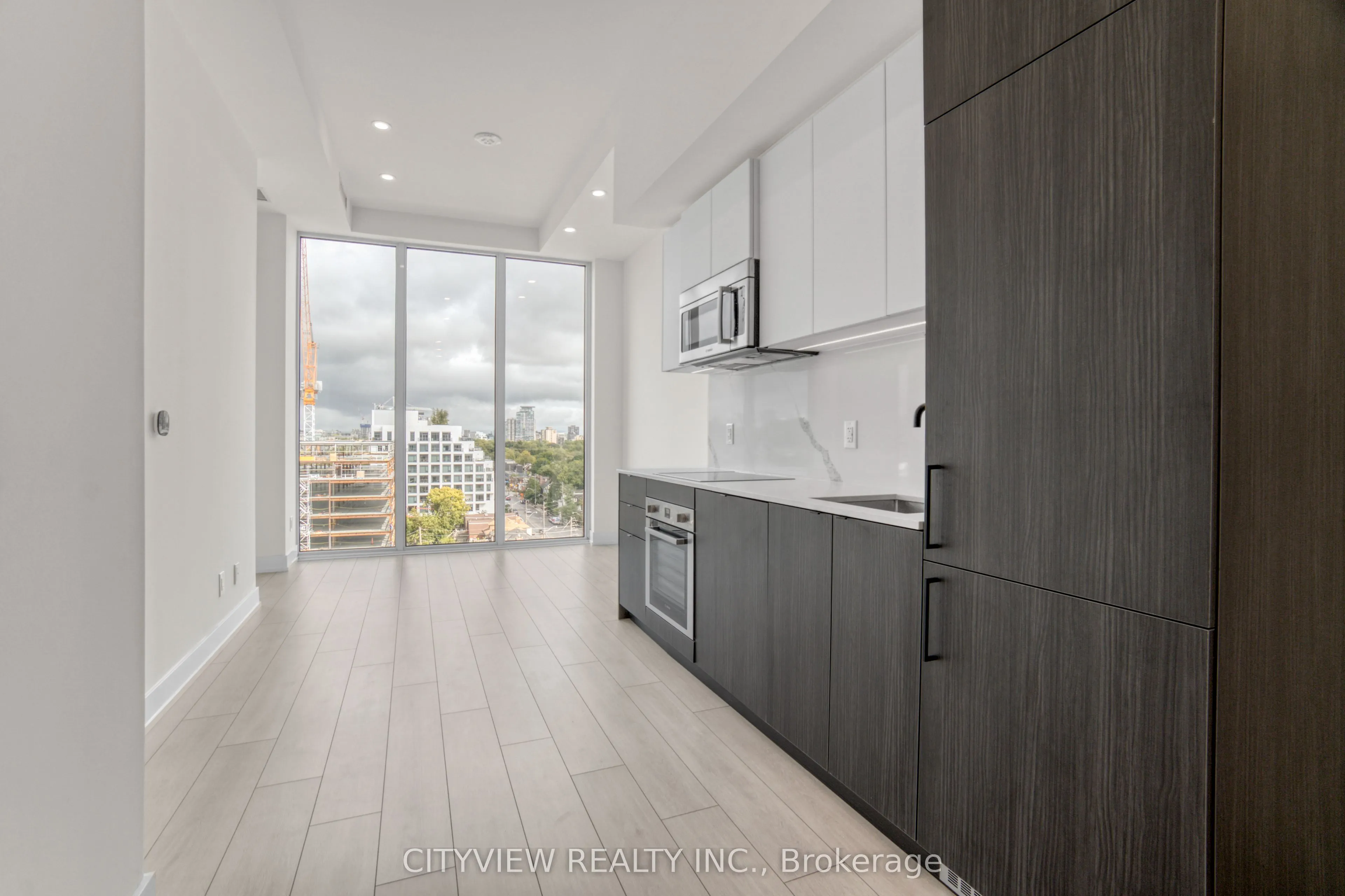 500 Dupont Street, #PH10