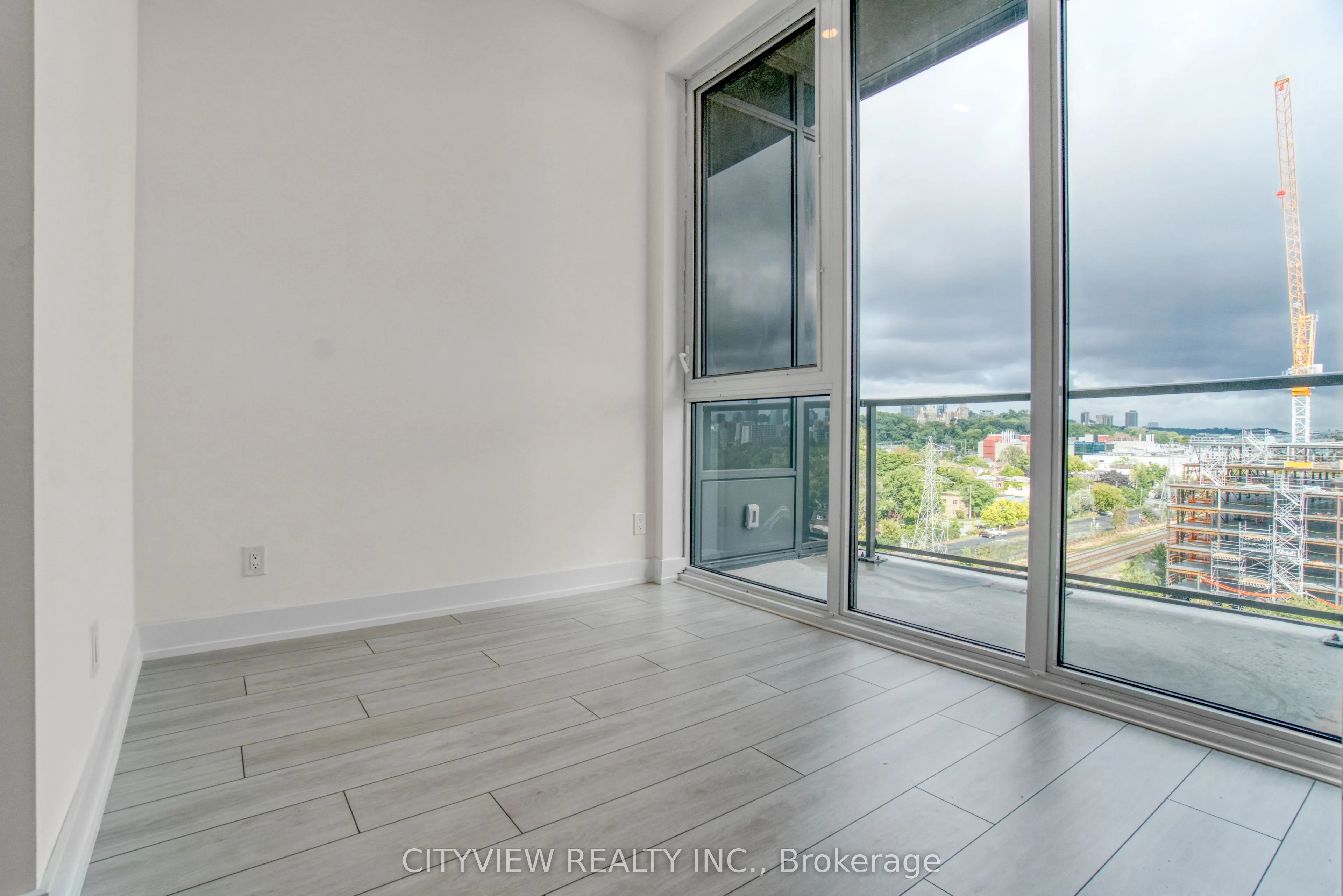 500 Dupont Street, #PH10