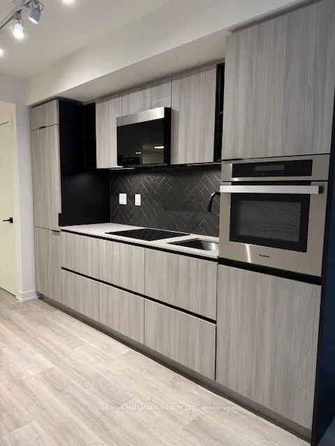 2 Augusta Avenue, #507