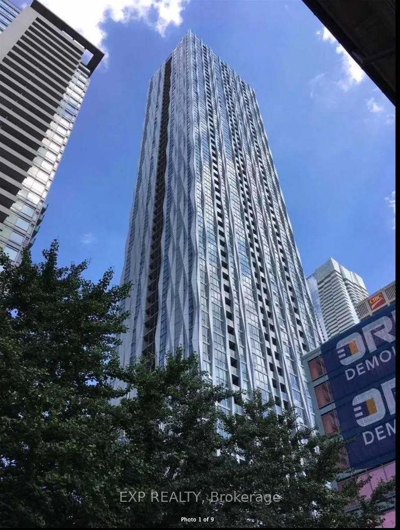 1 Yorkville Avenue