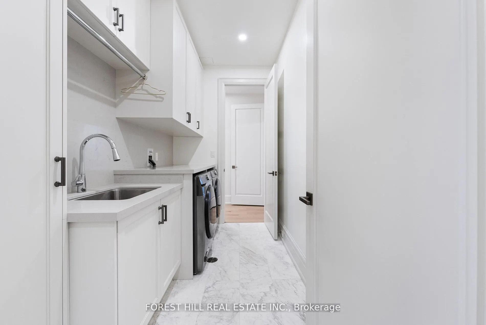 128 Hazelton Avenue, #602