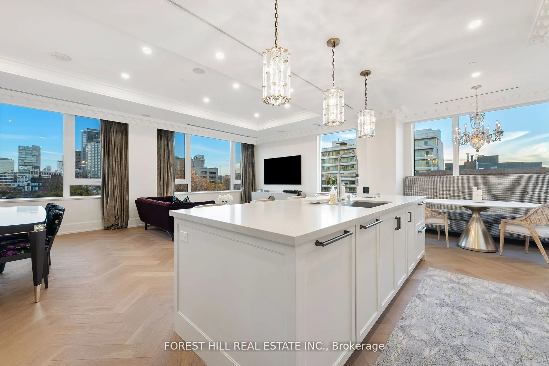 128 Hazelton Avenue, #602