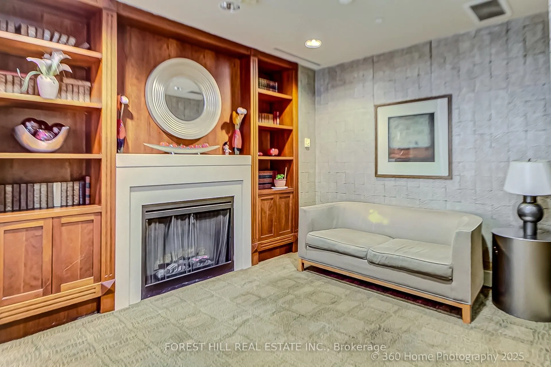 21 HILLCREST Avenue, #404