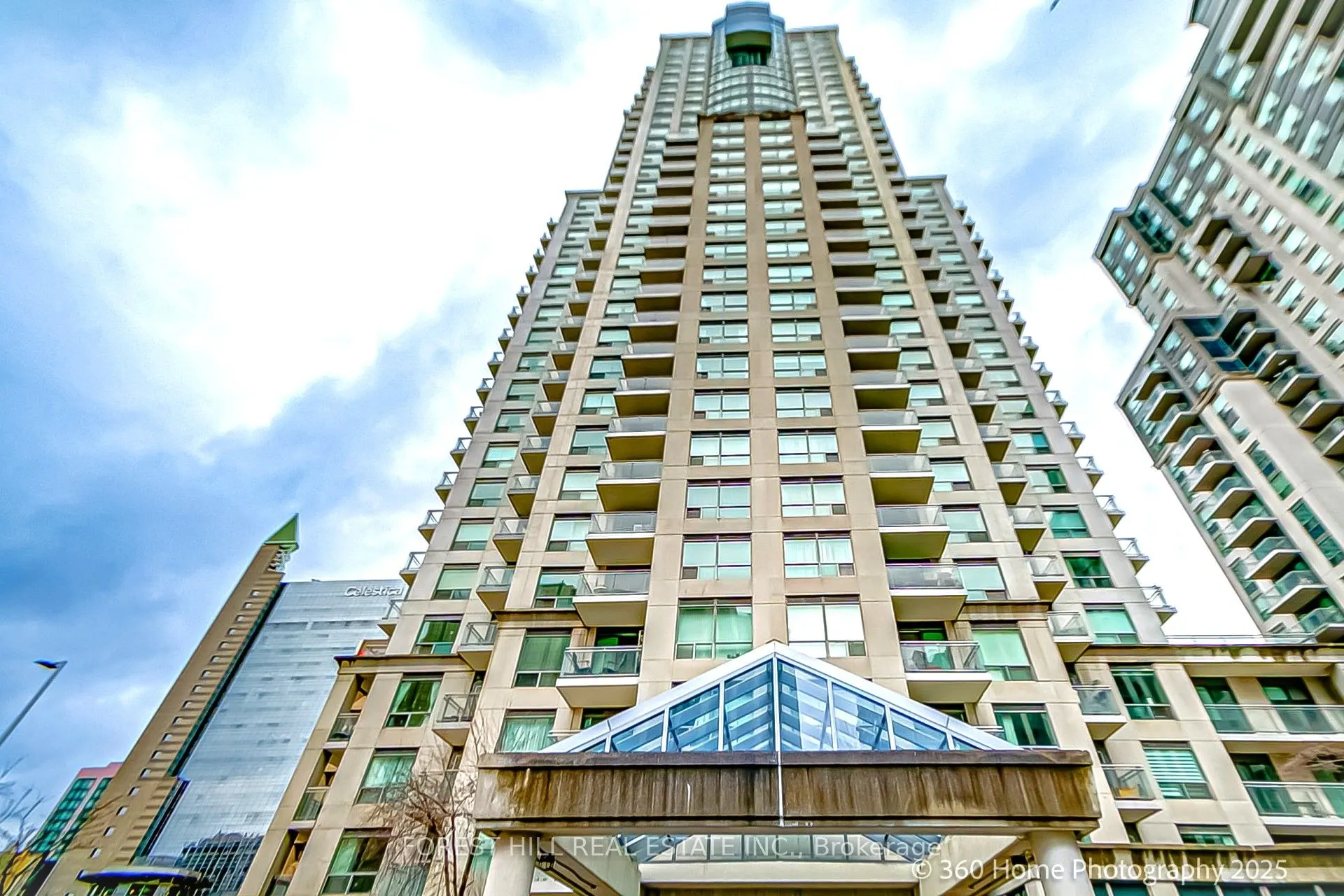 21 HILLCREST Avenue, #404