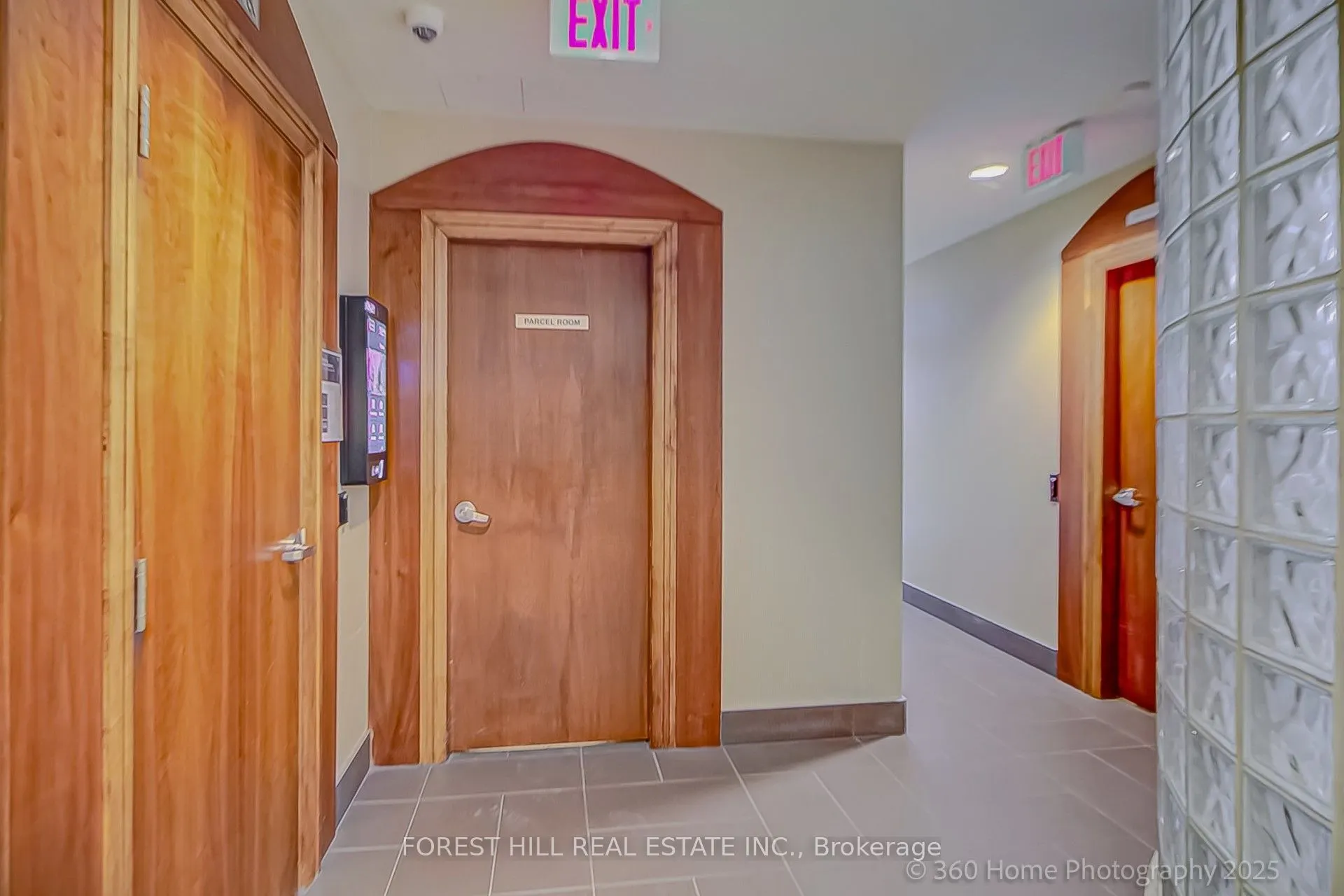 21 HILLCREST Avenue, #404