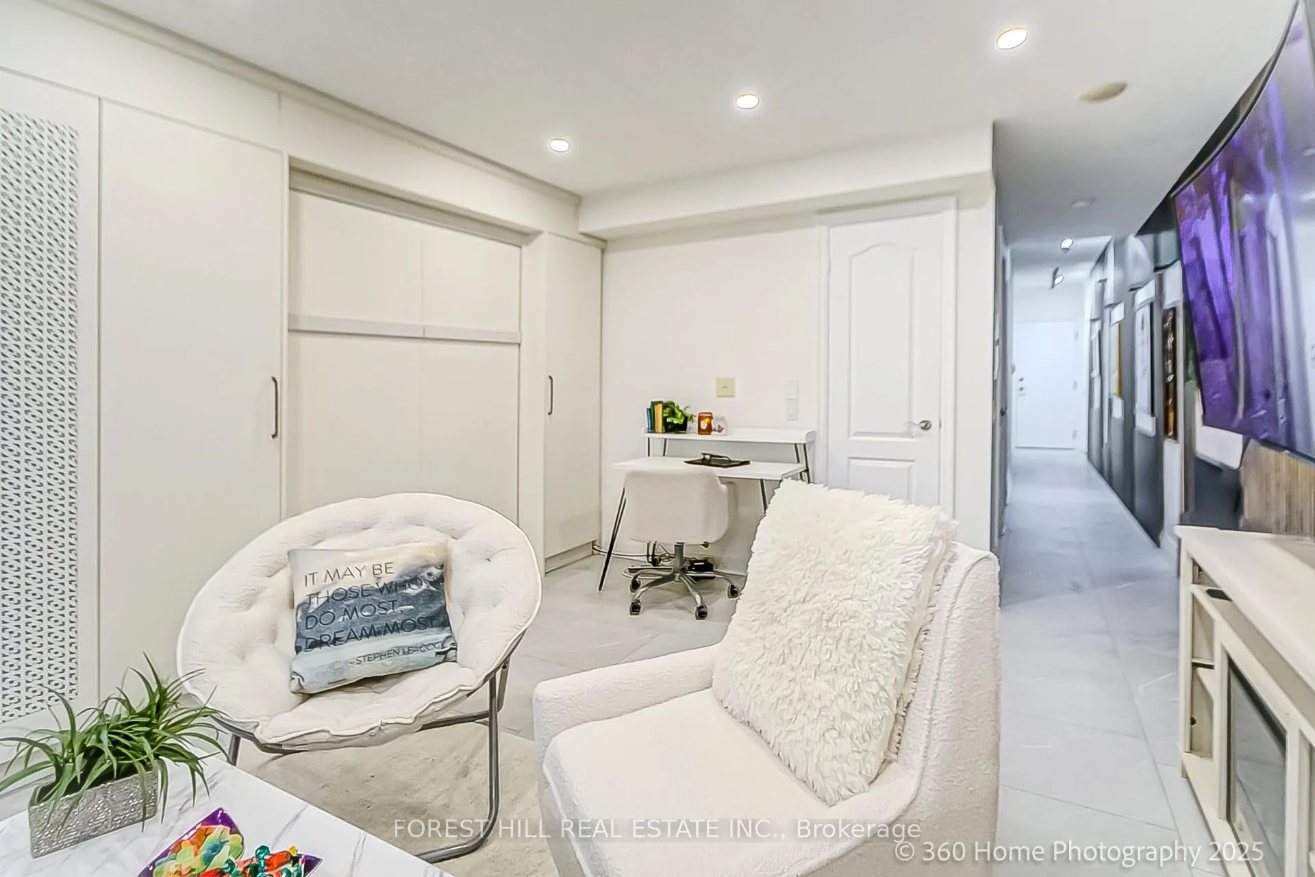 21 HILLCREST Avenue, #404