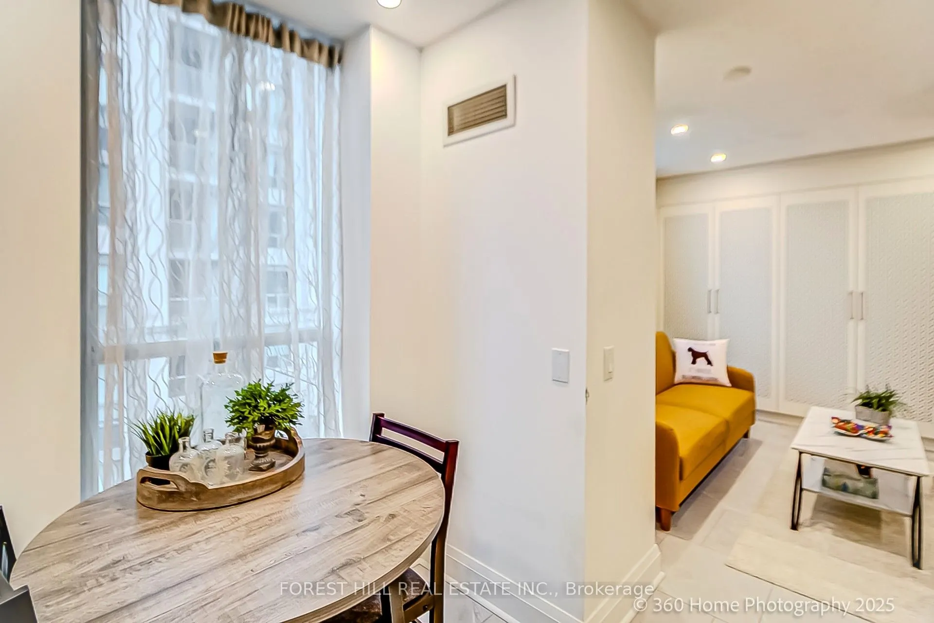 21 HILLCREST Avenue, #404