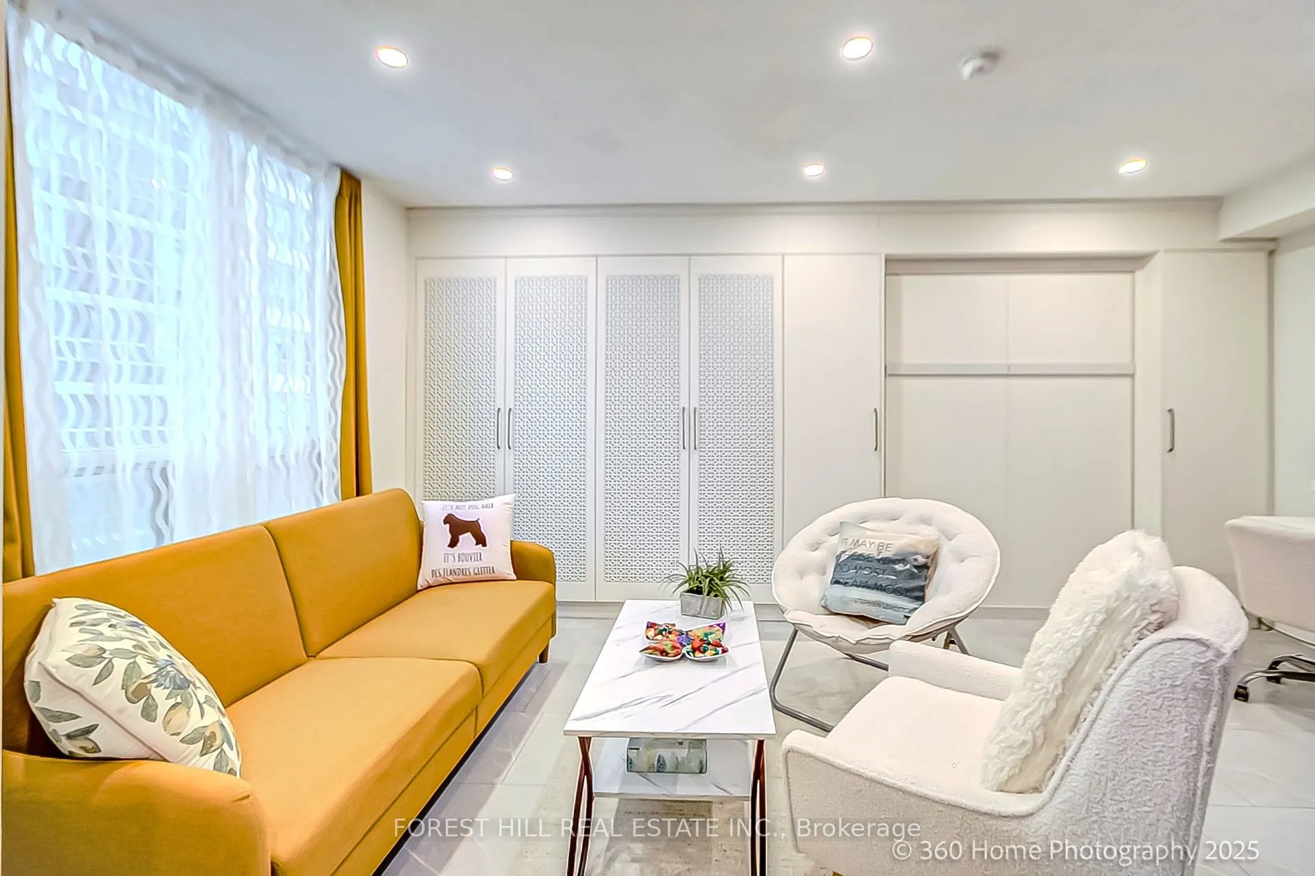21 HILLCREST Avenue, #404