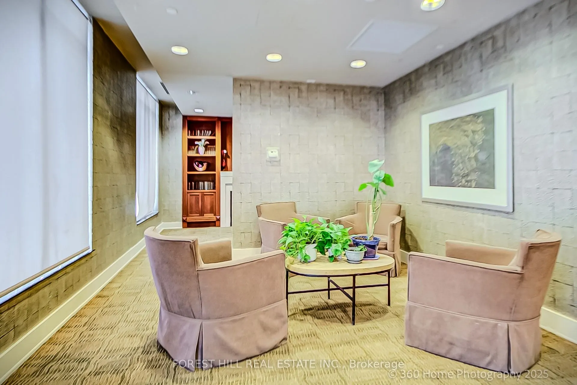 21 HILLCREST Avenue, #404