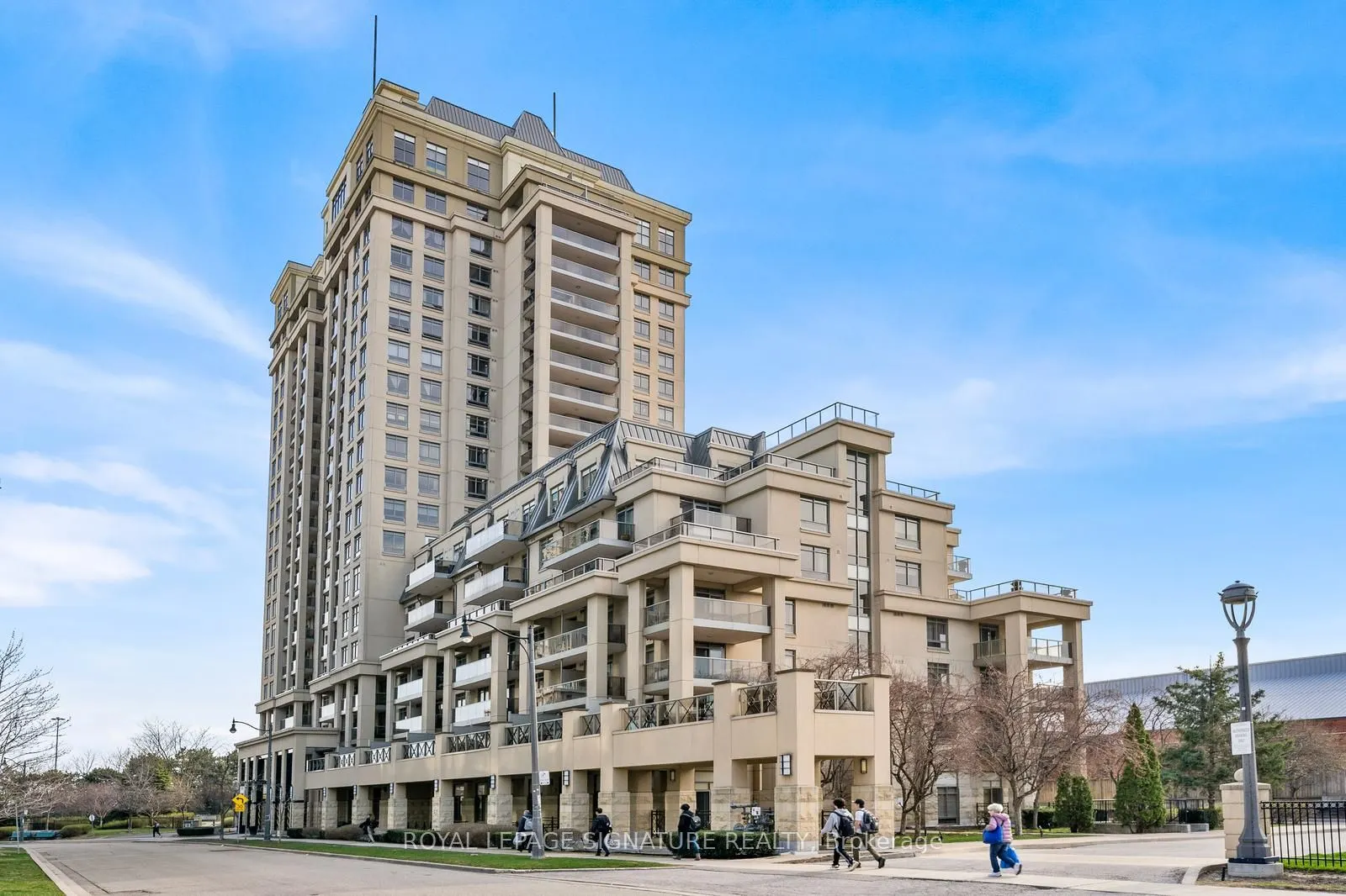 18 Kenaston Gardens, #414