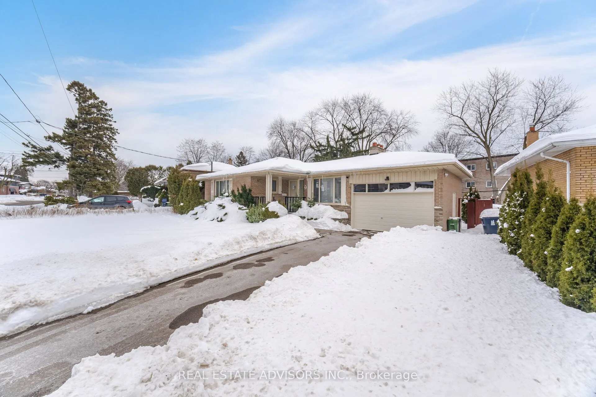 7 Foxwarren Drive