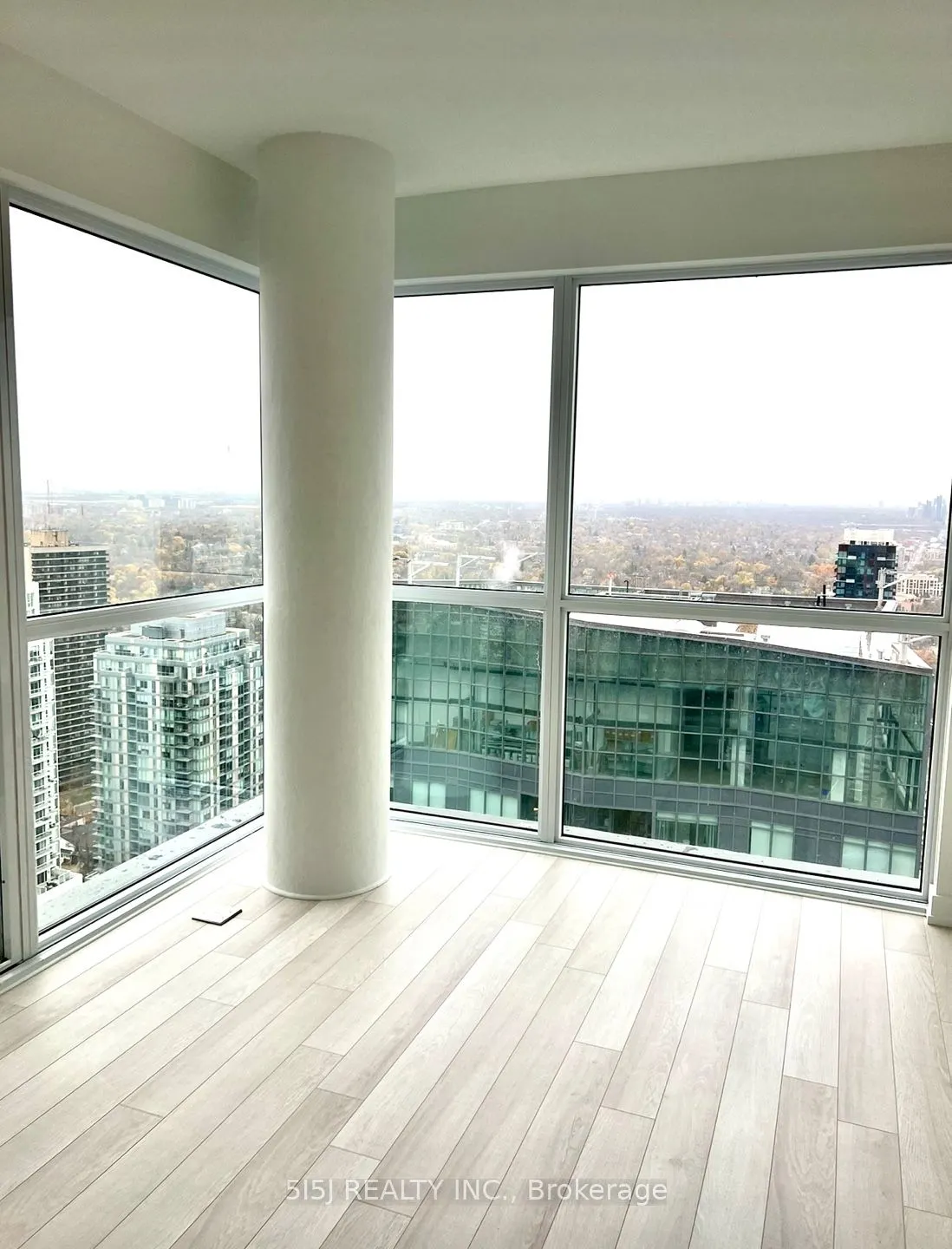 39 Roehampton Avenue #3708