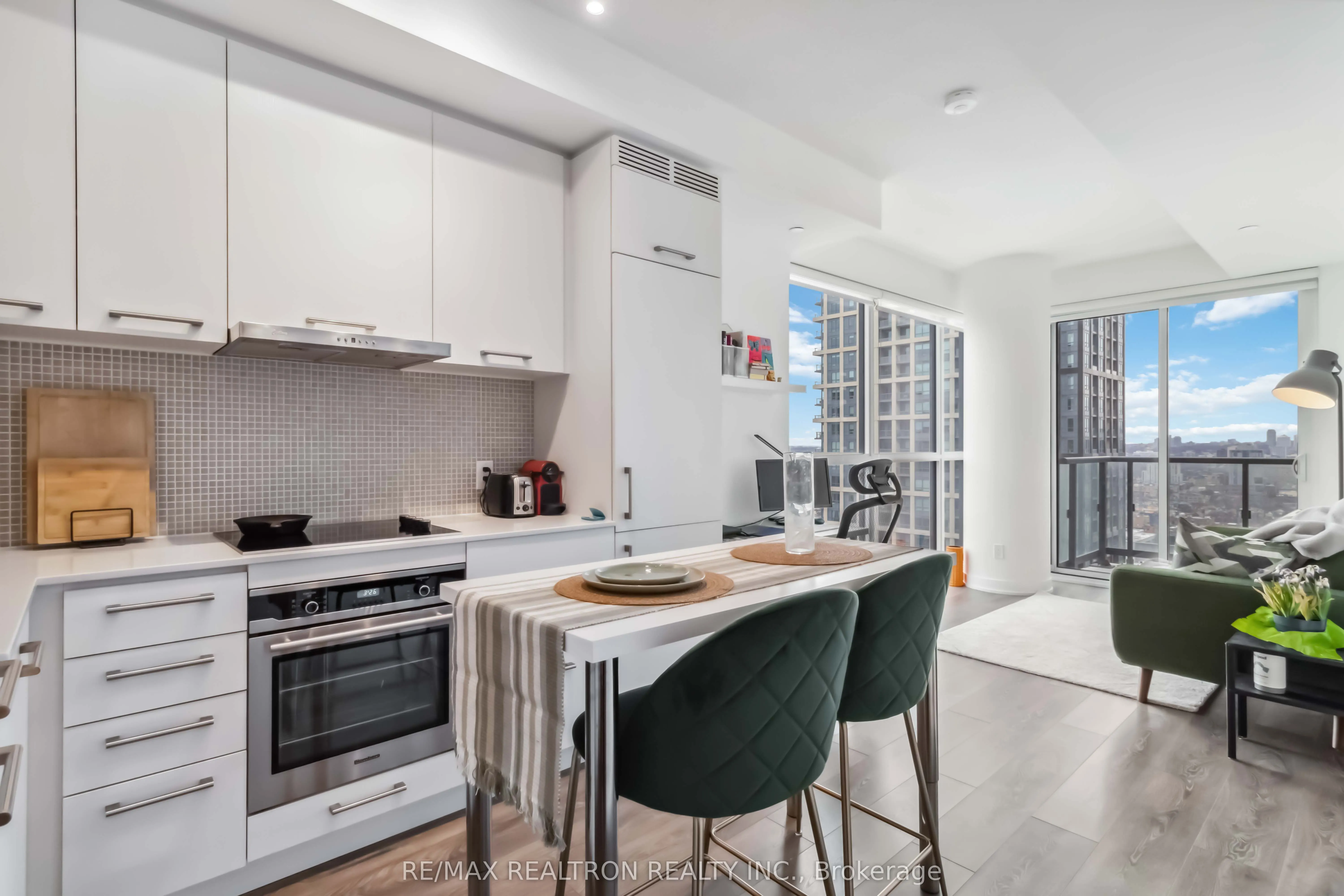 87 Peter Street, #3306