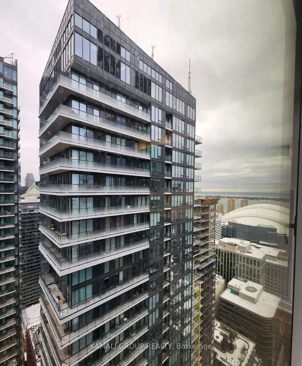 357 King Street W, #3707
