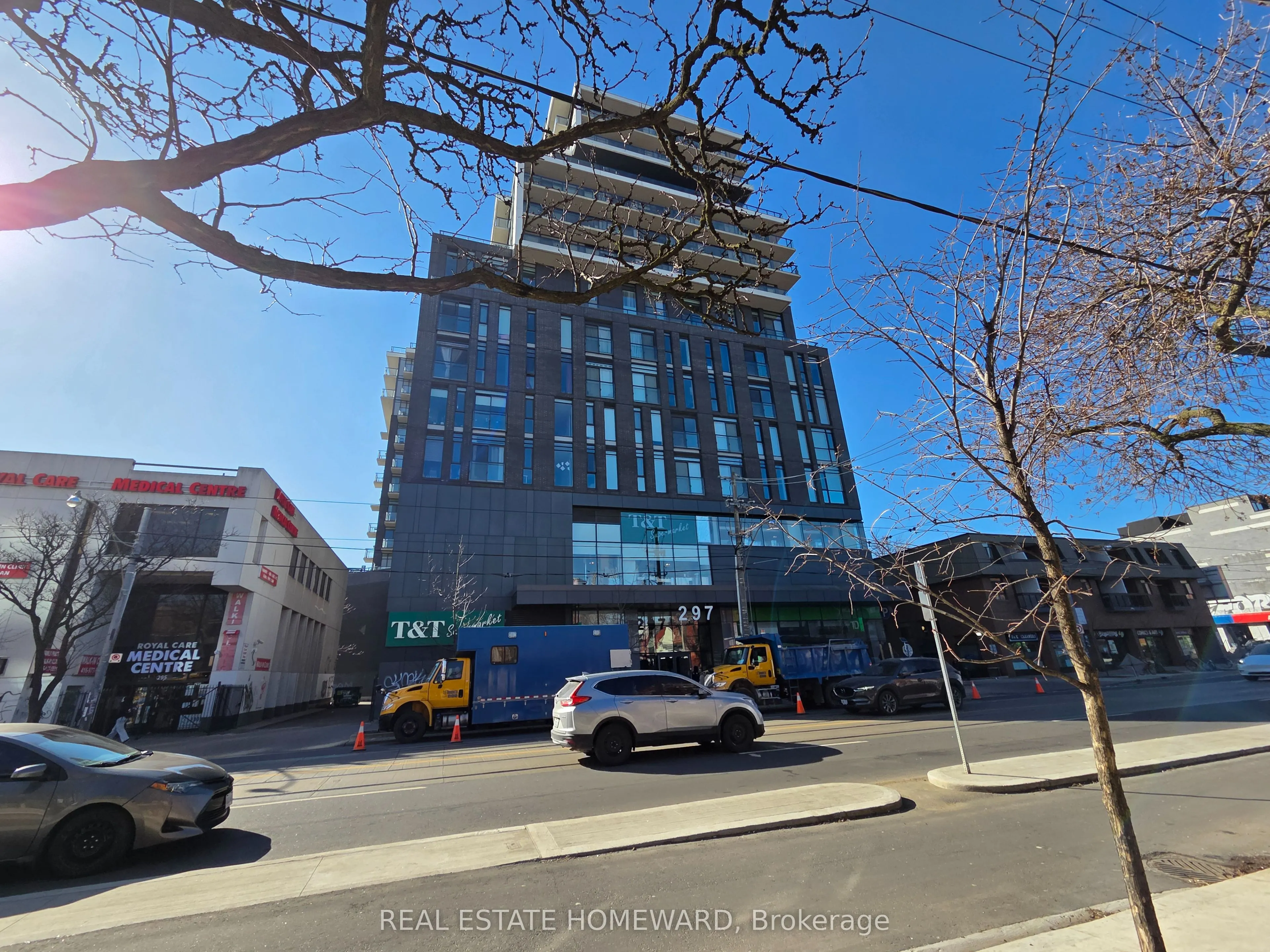 297 College Street, #722