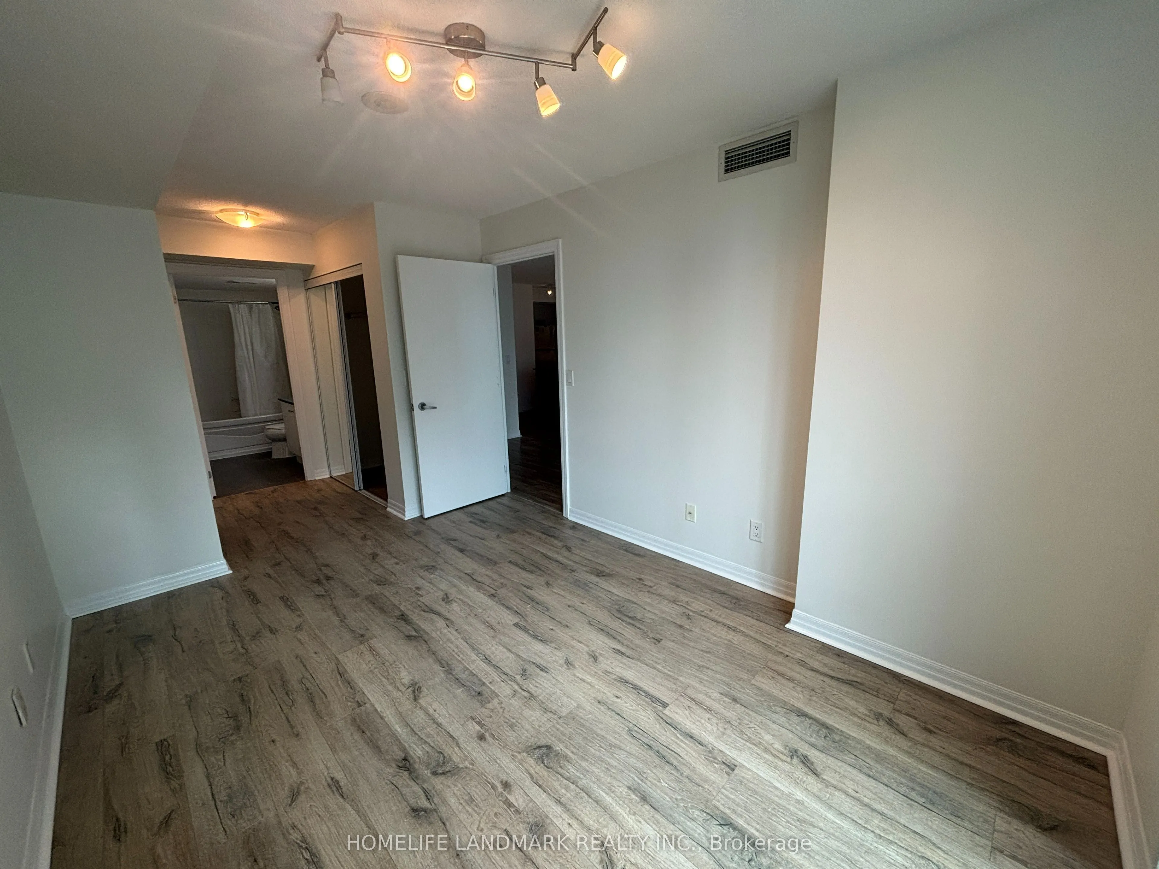 12 Yonge Street, #1606