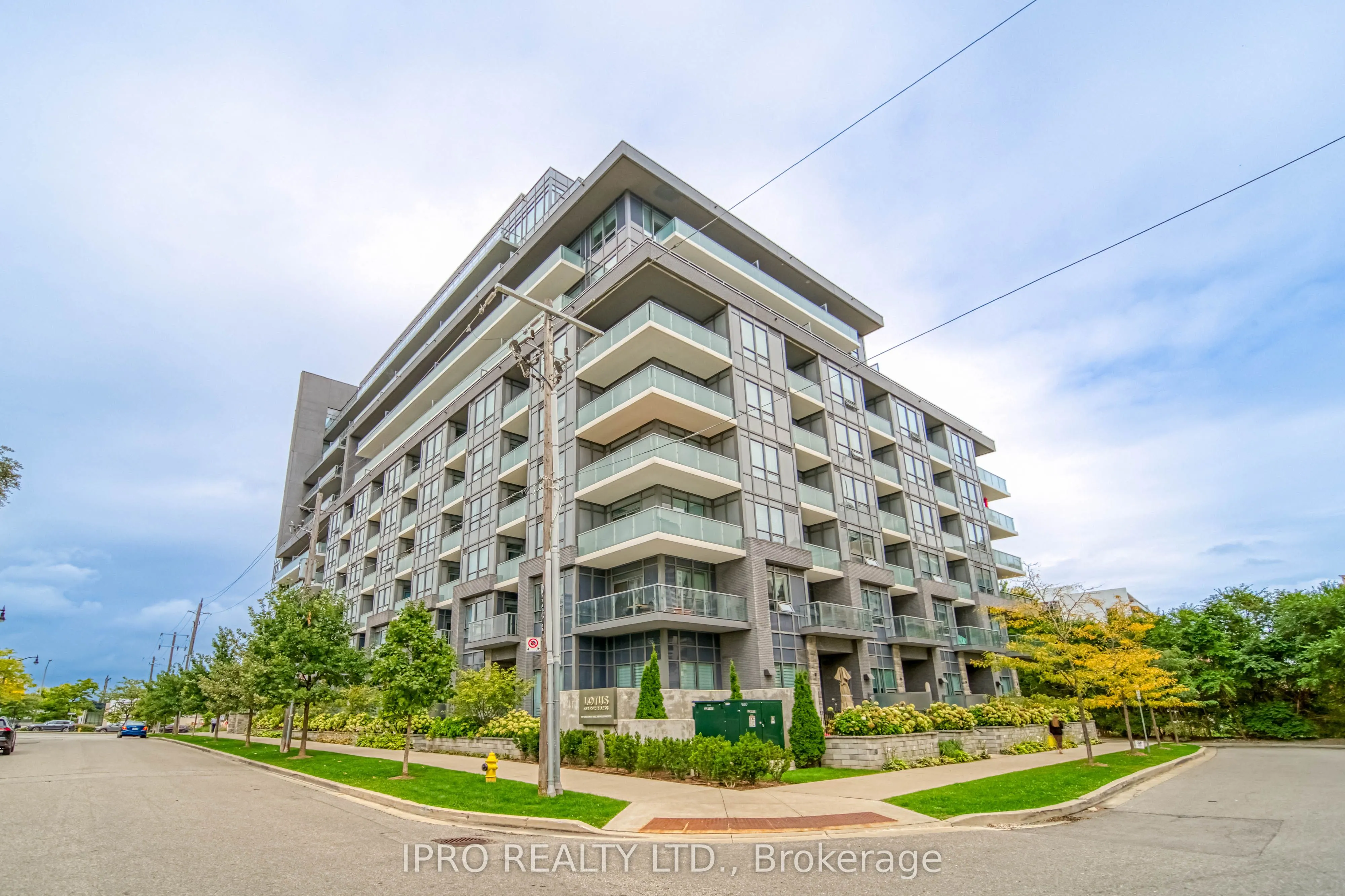 7 Kenaston Gardens, #701