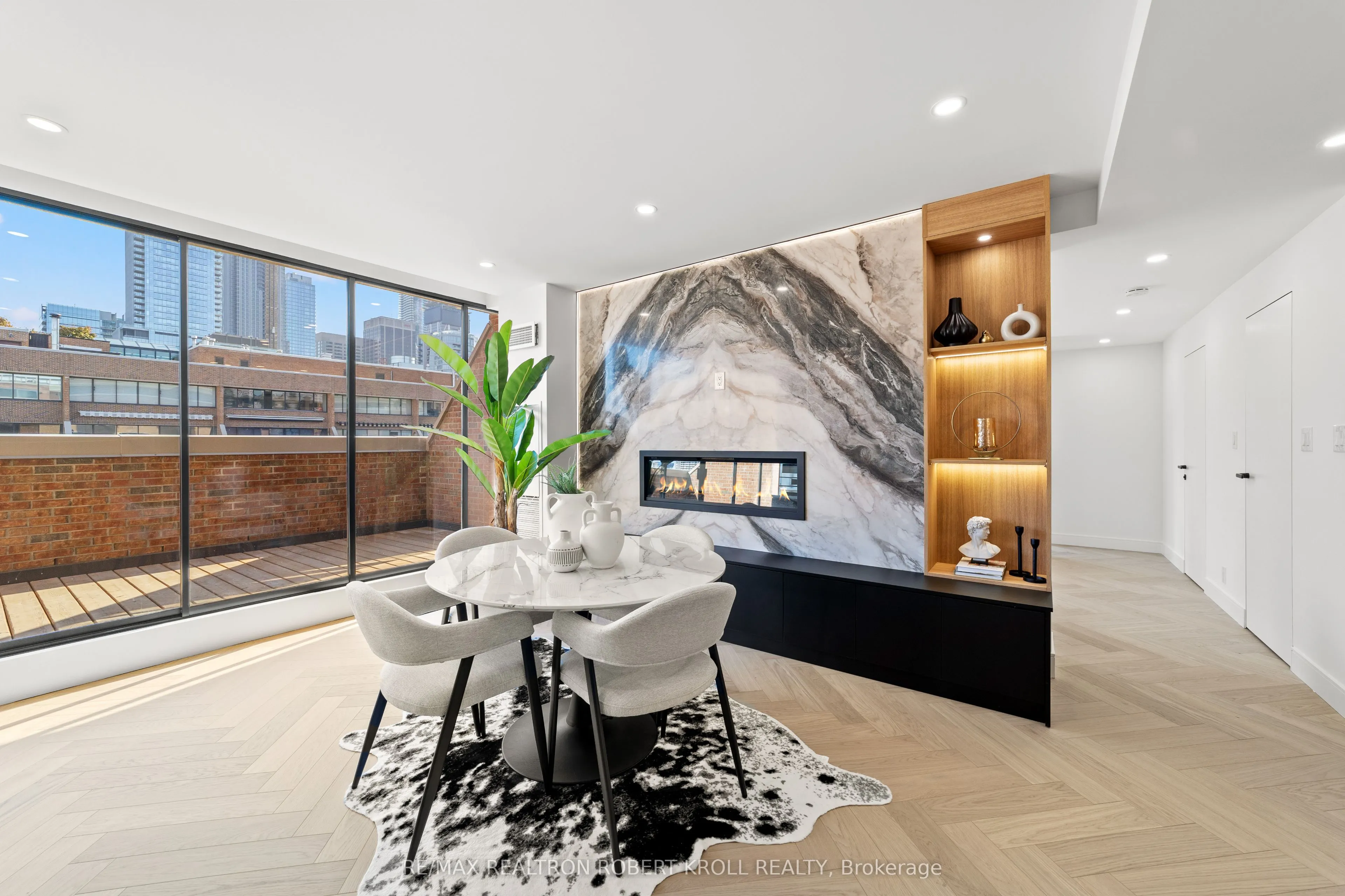 55A Avenue Road, #602