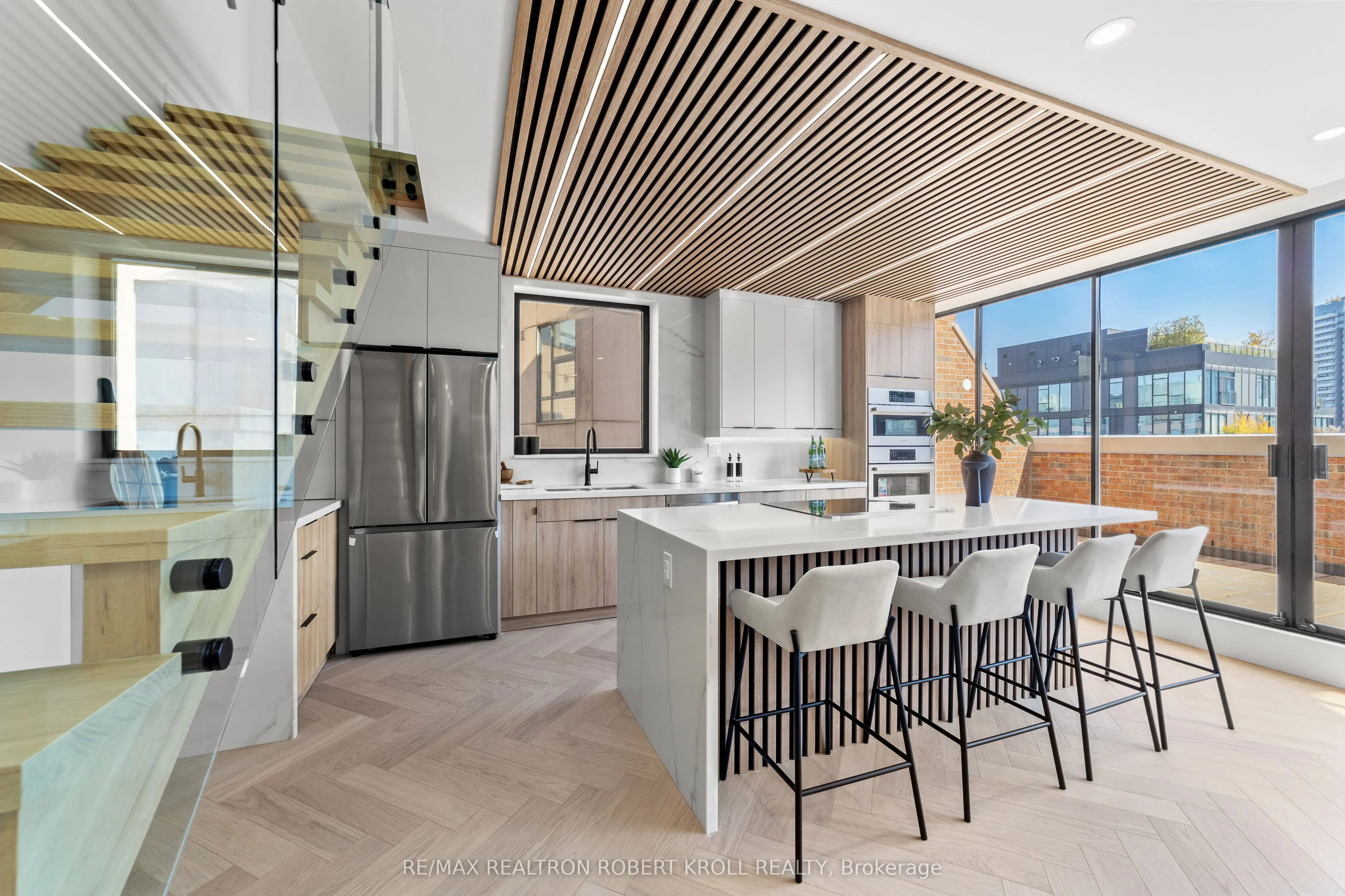 55A Avenue Road, #602
