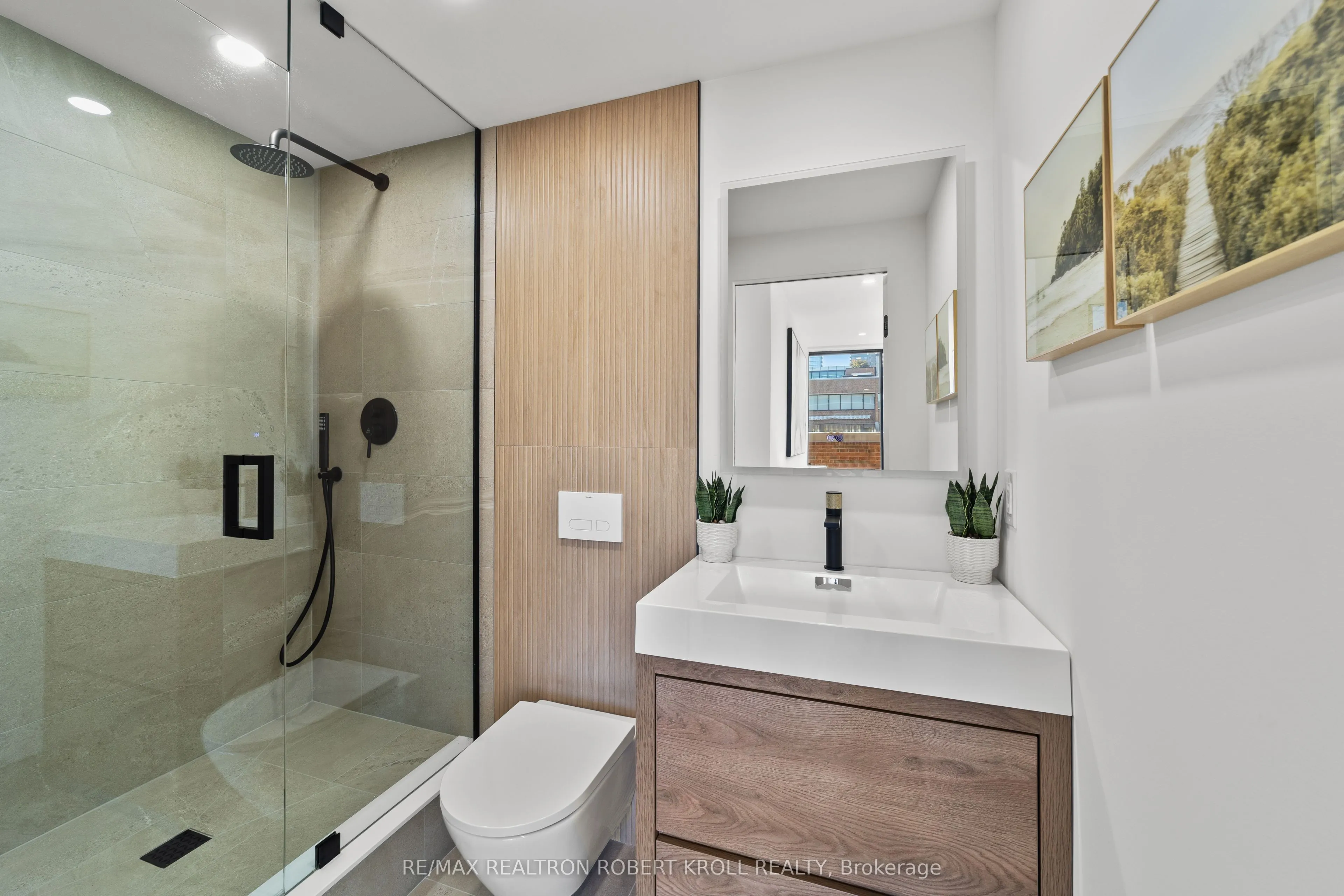 55A Avenue Road, #602