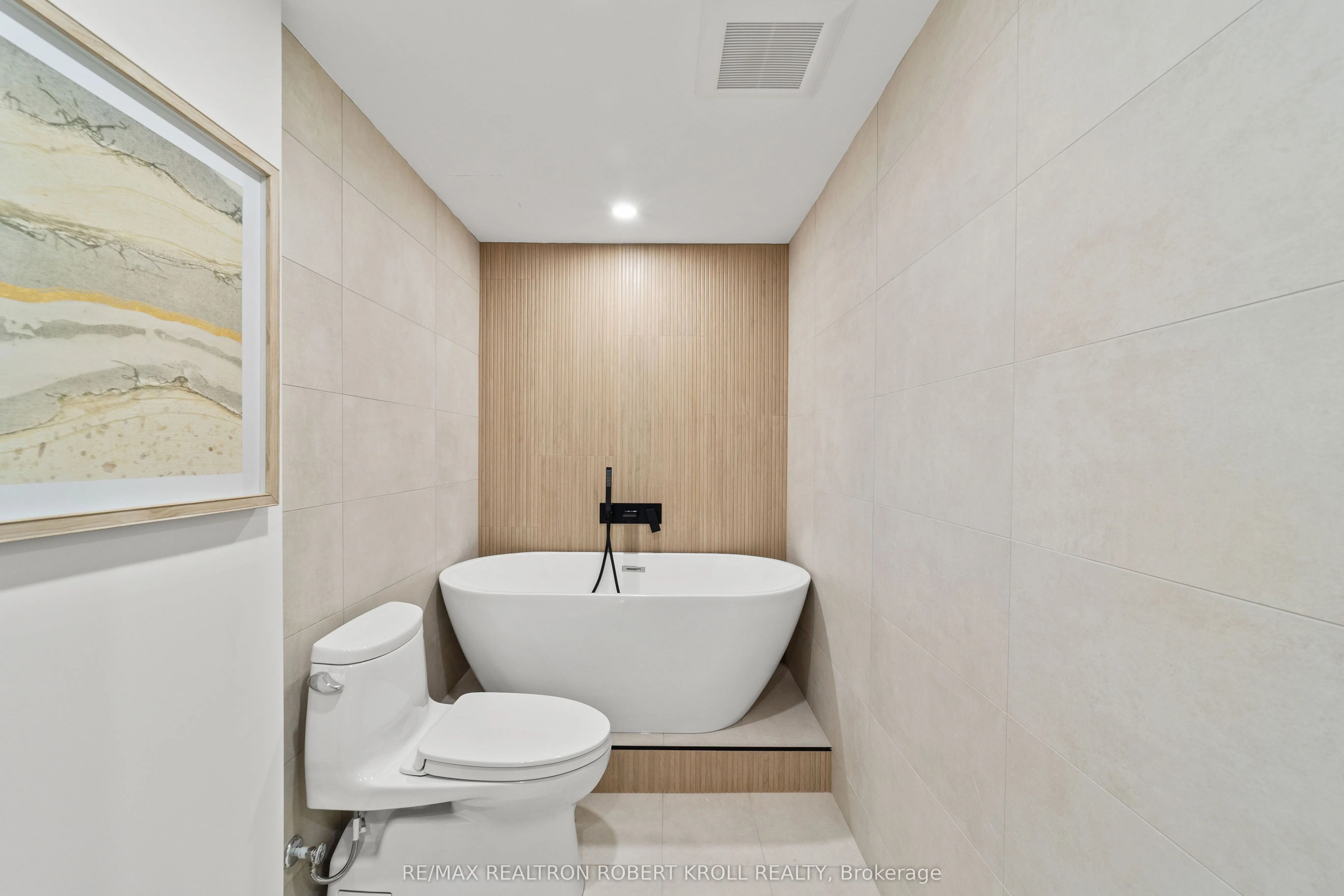 55A Avenue Road, #602