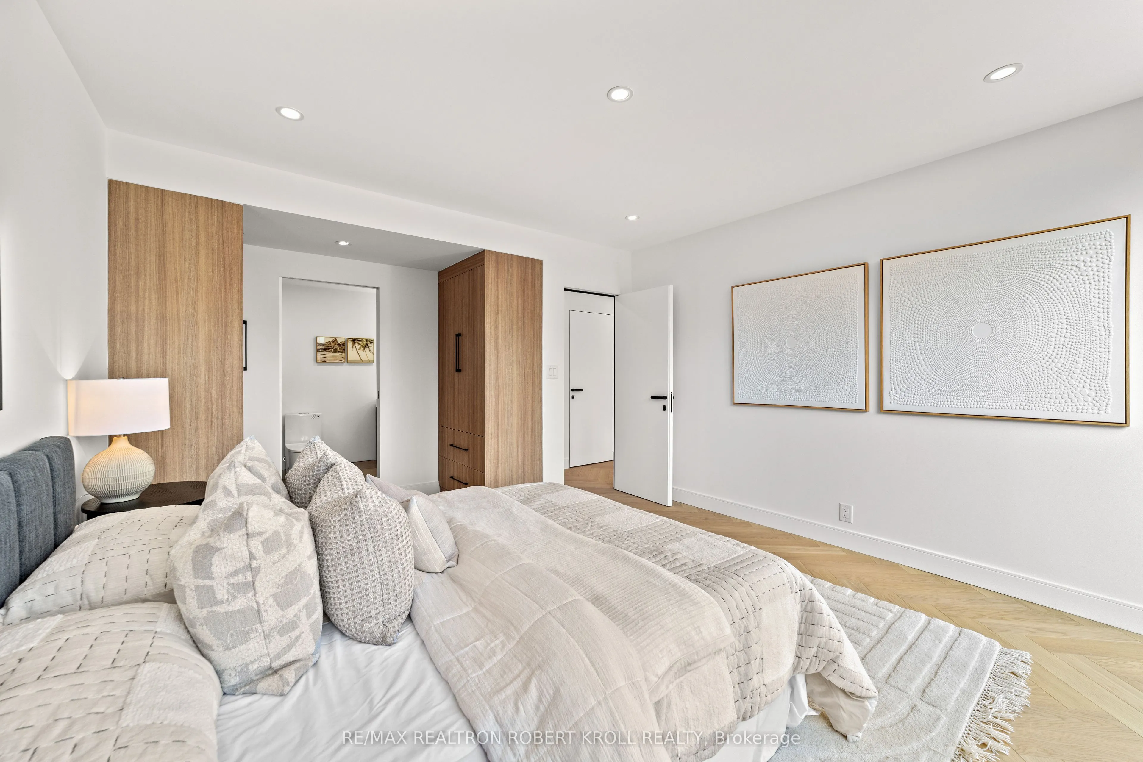 55A Avenue Road, #602