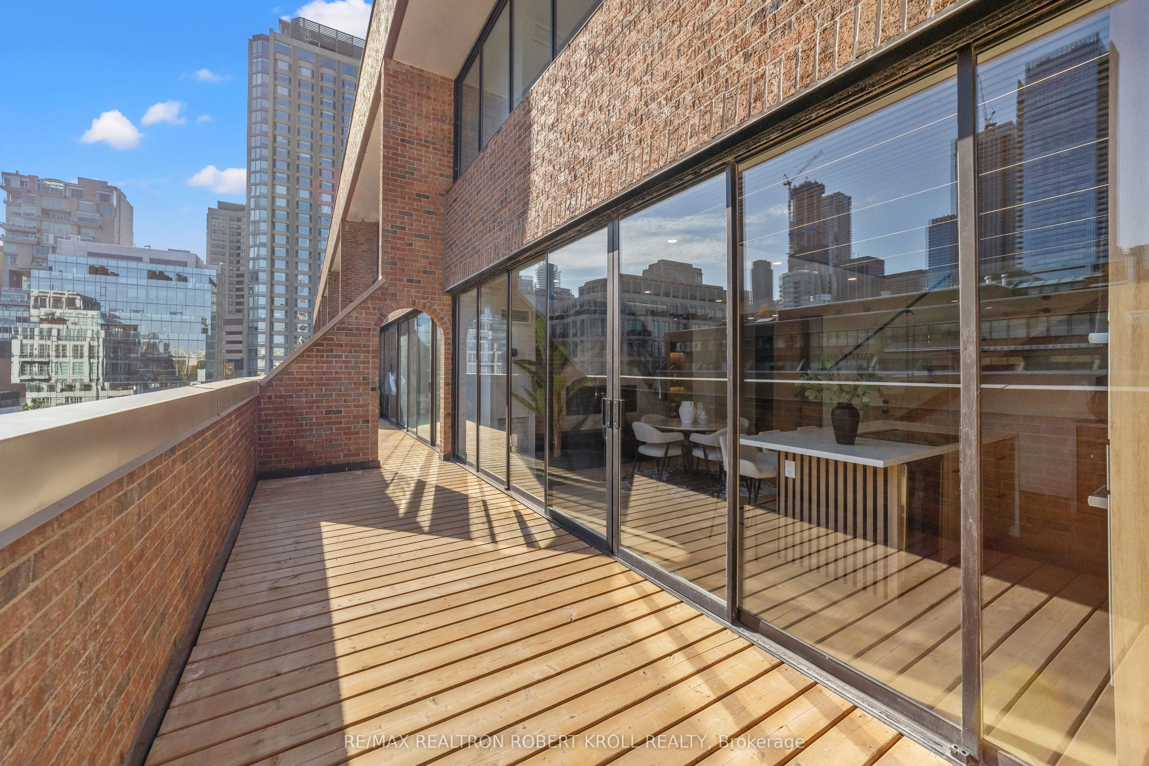55A Avenue Road, #602
